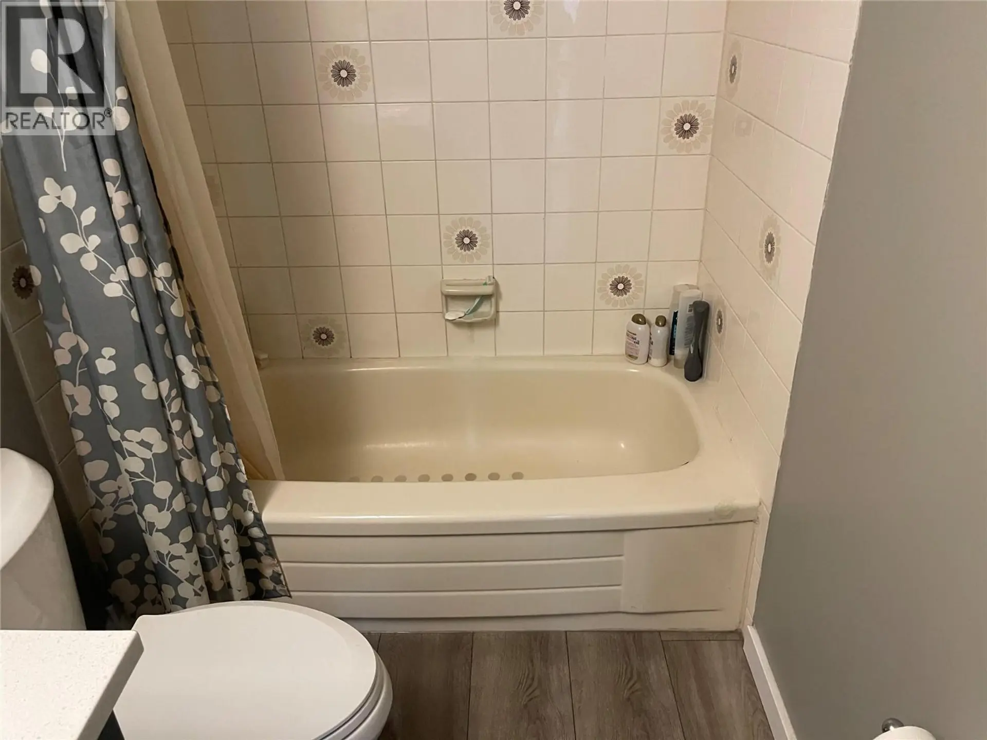 #113 320 NORTHGATE Street - Image 8