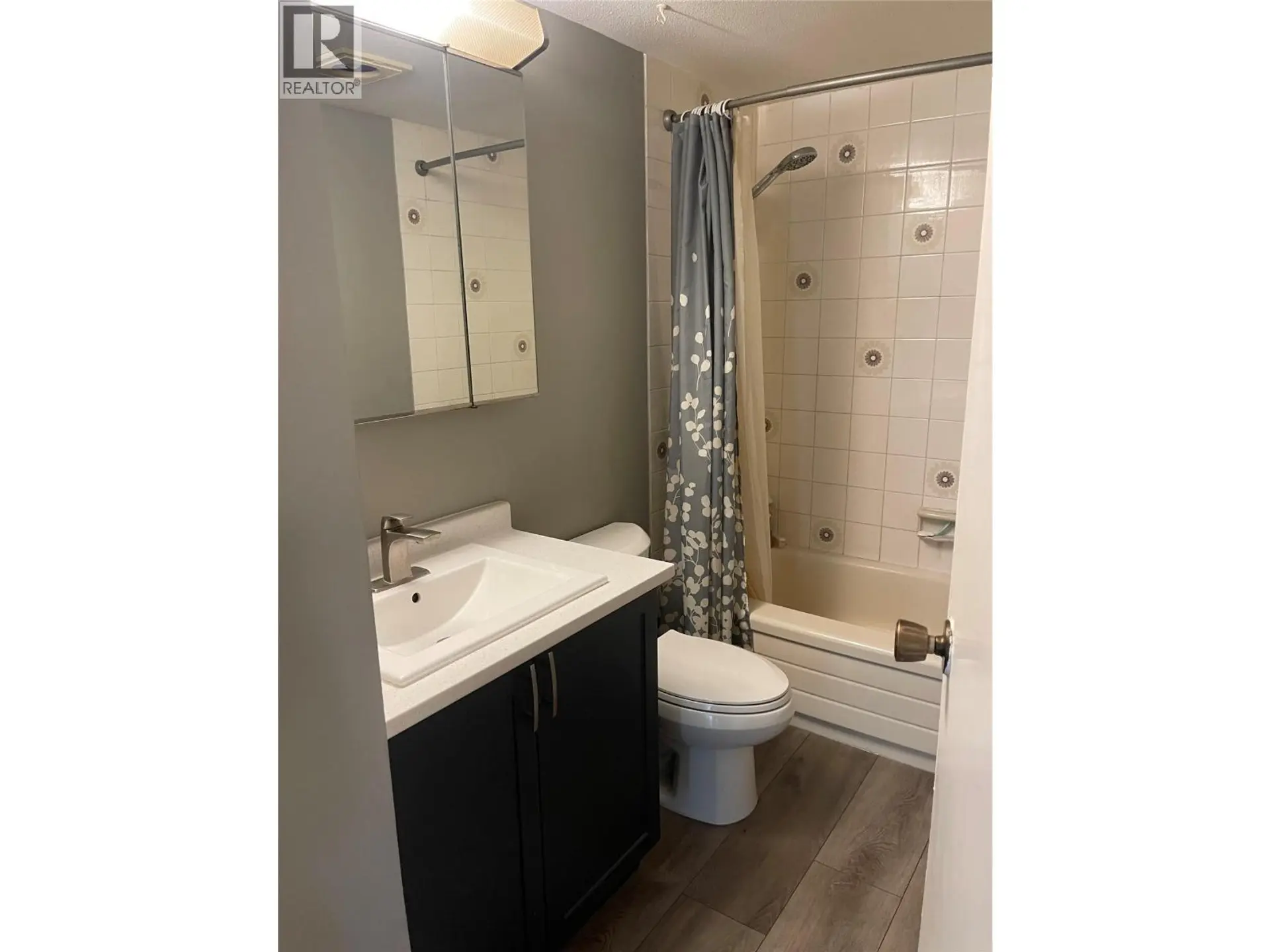 #113 320 NORTHGATE Street - Image 7