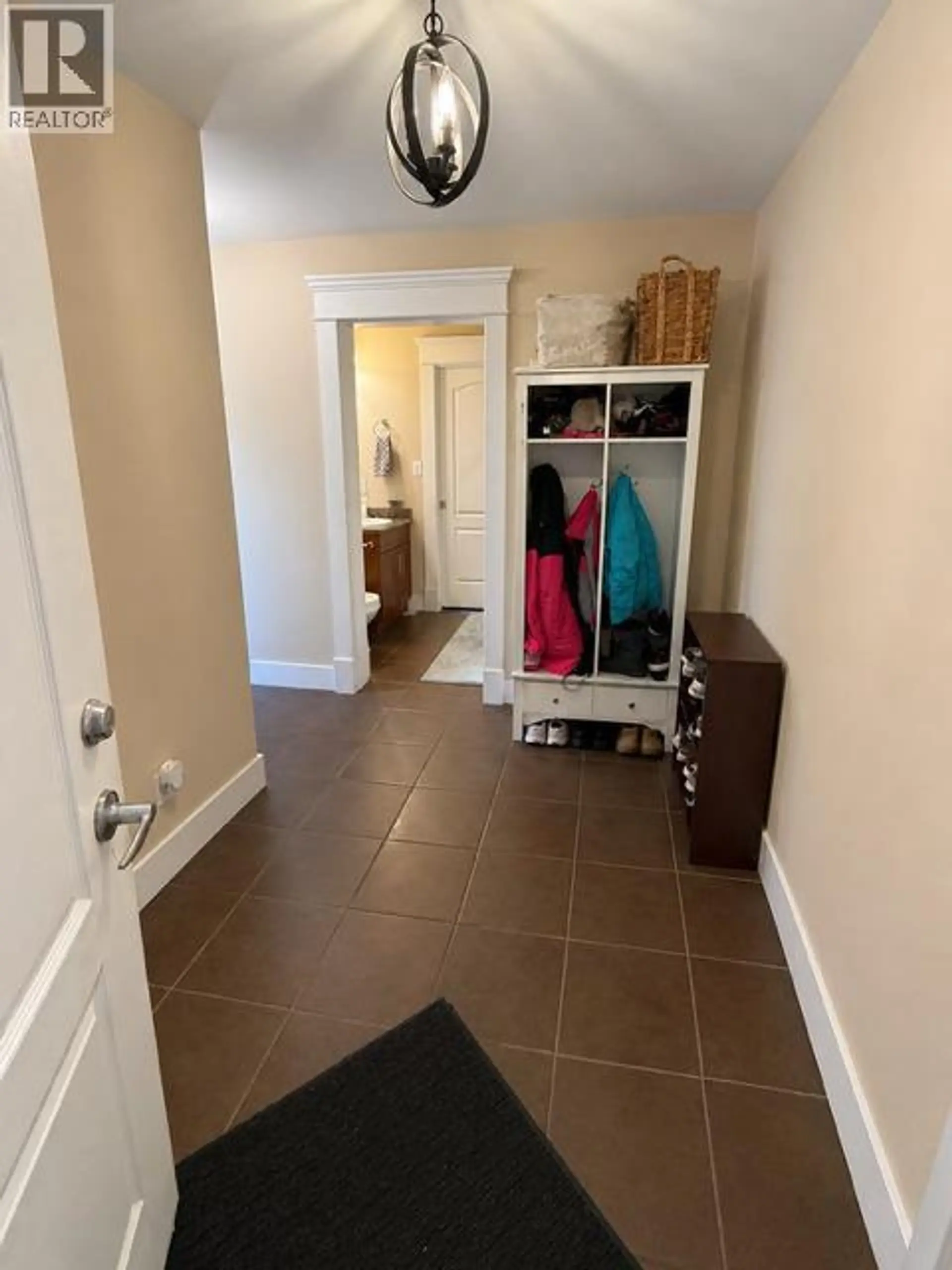 #503 975 Victoria Street W - Image 8