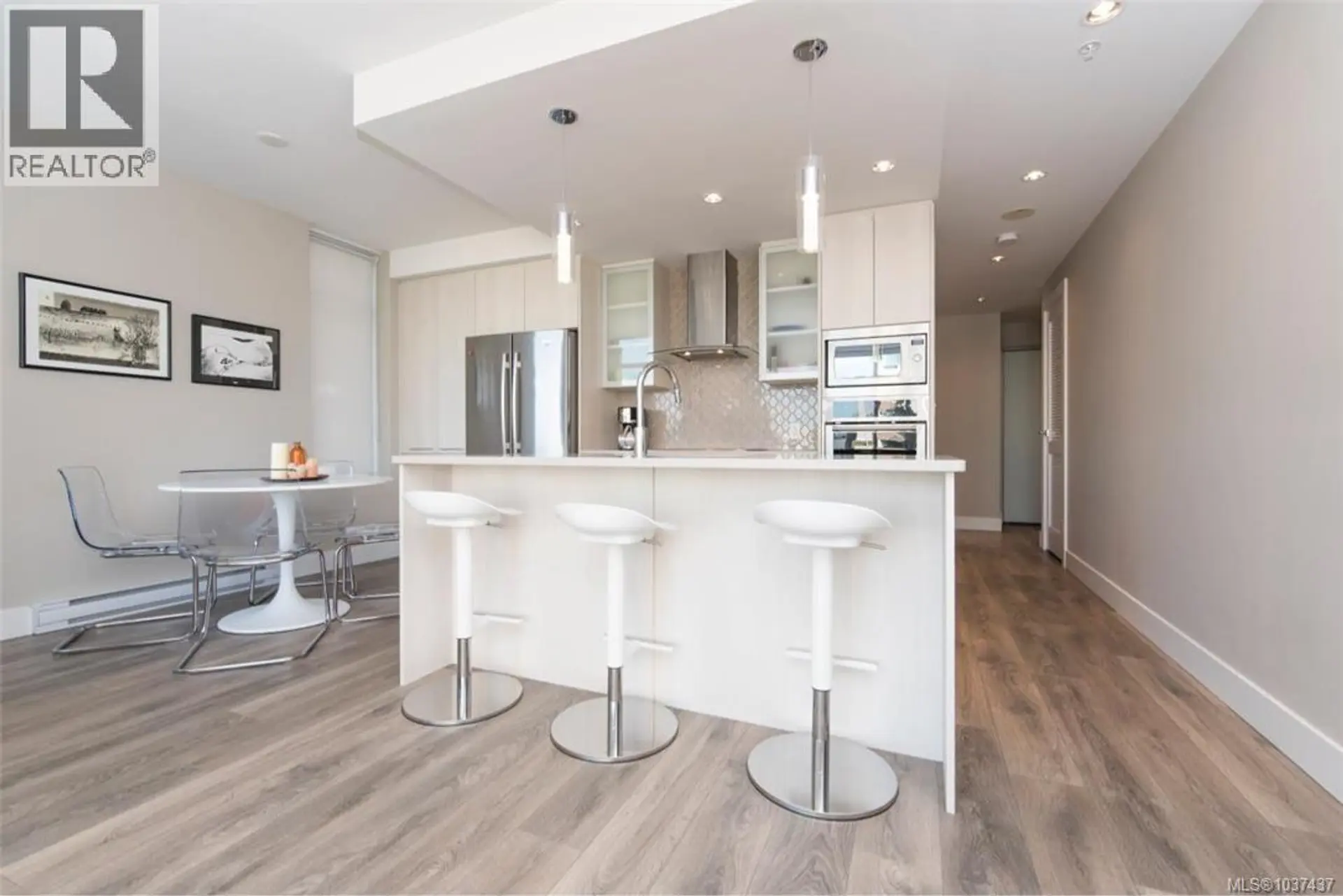 #605 960 Yates St - Image 3