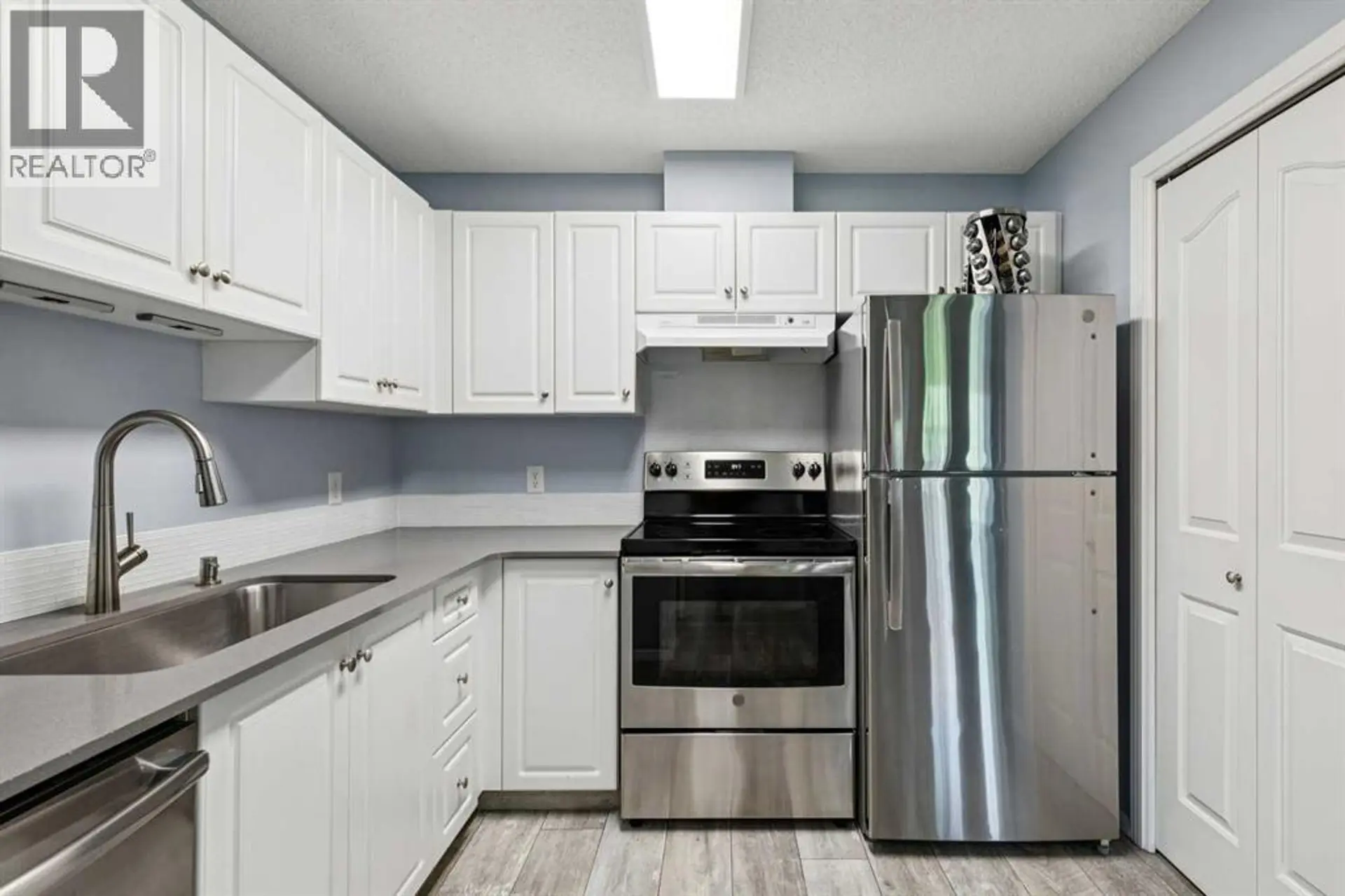 #139 5000 Somervale Court SW - Image 5
