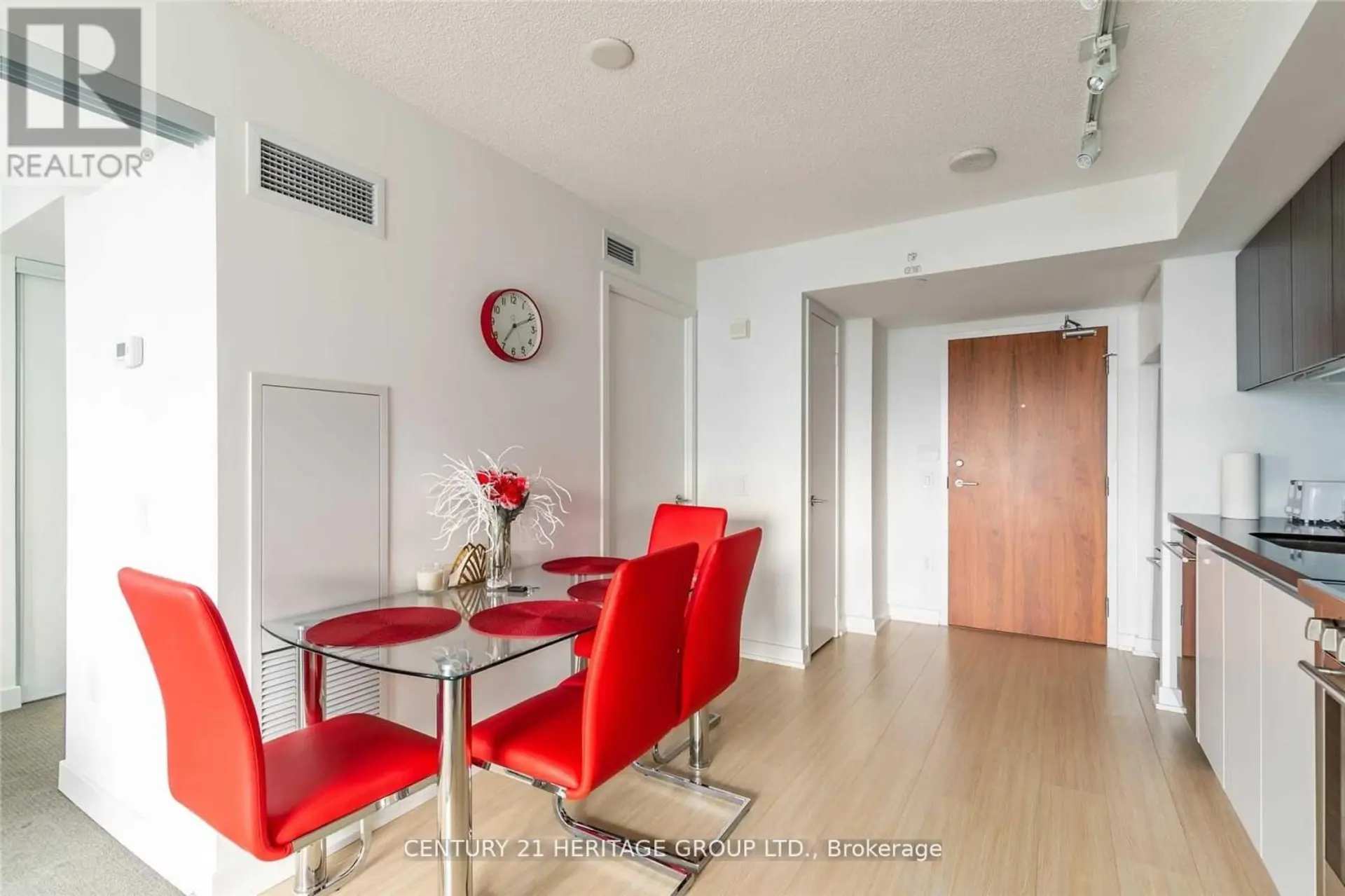 #3810 75 QUEENS WHARF ROAD - Image 4