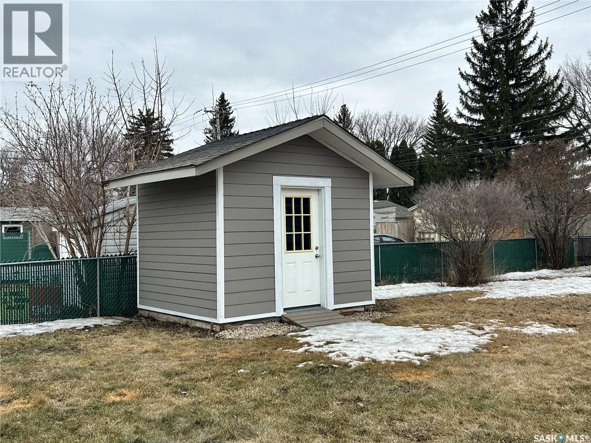 2616 Clarence AVENUE S - Image 19