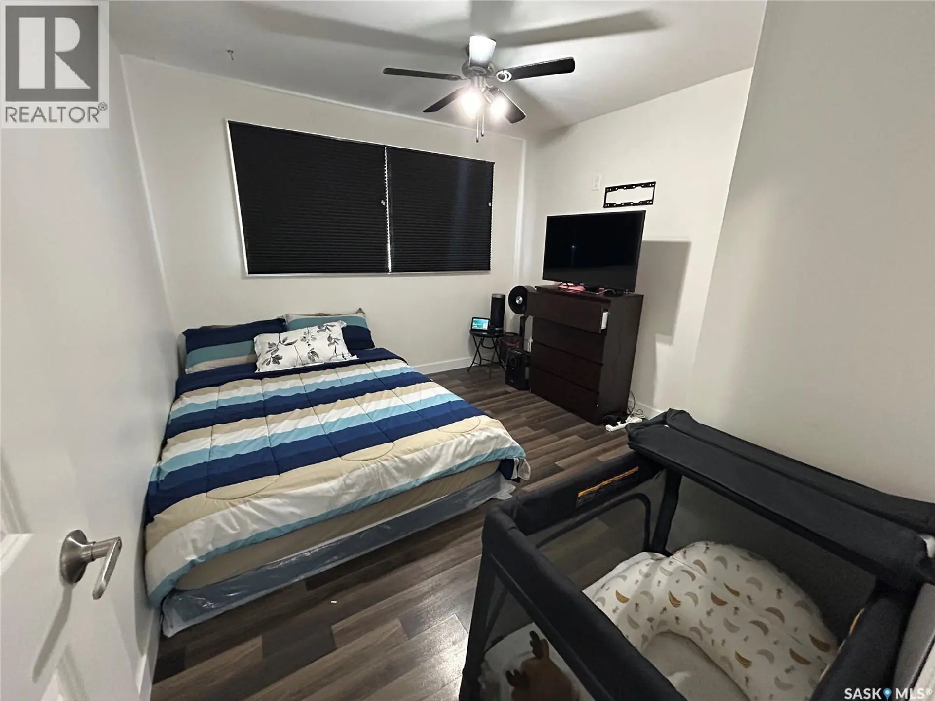 2616 Clarence AVENUE S - Image 8