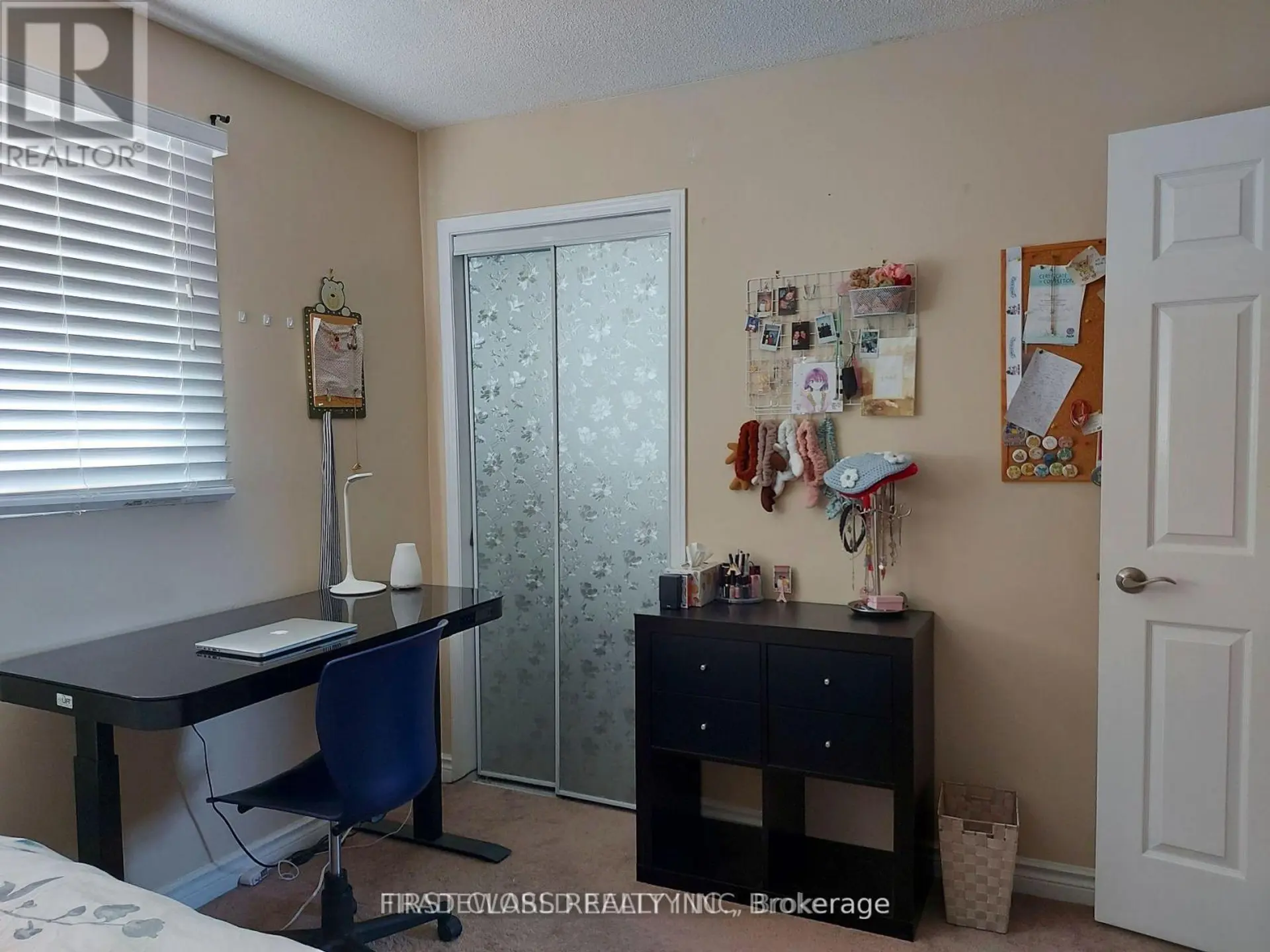 880 LESLIE VALLEY DRIVE - Image 15