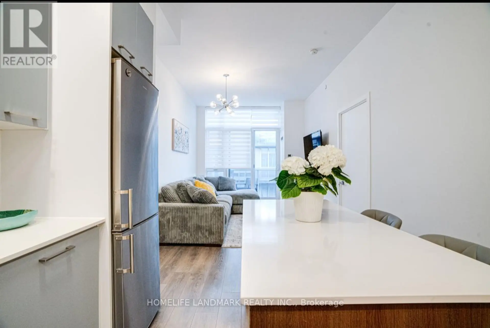 #745 9471 YONGE STREET - Image 11