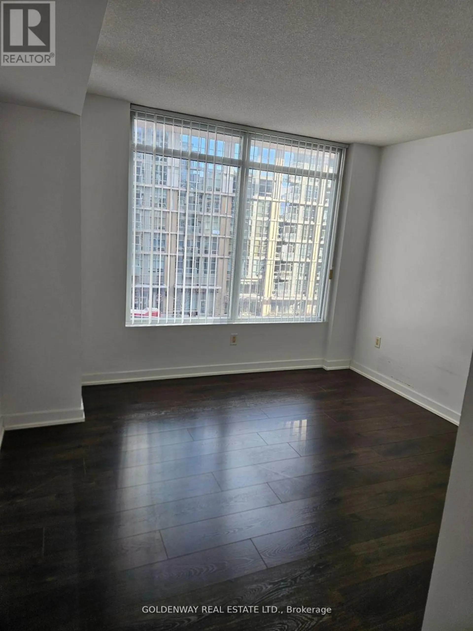 #617 15 BRUNEL COURT - Image 11
