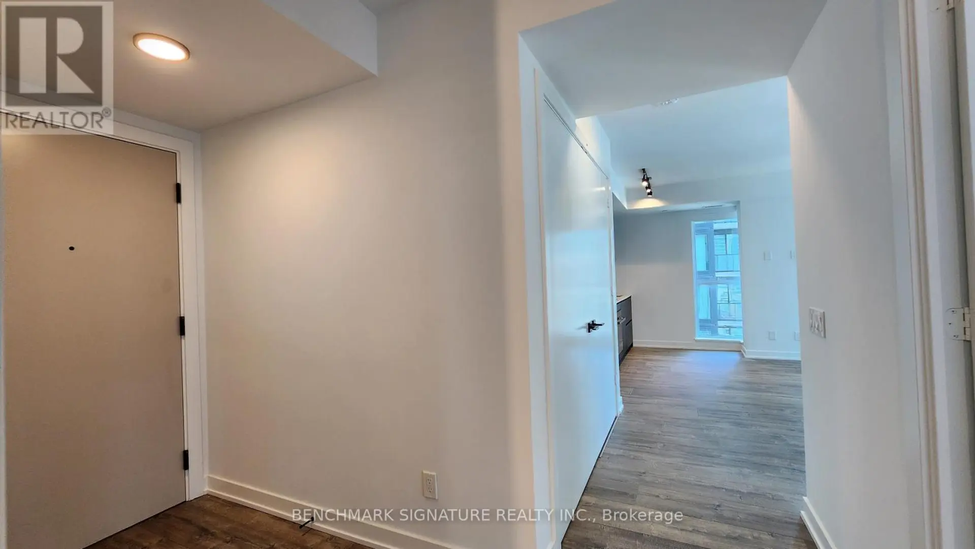 #1506 327 KING STREET W - Image 8