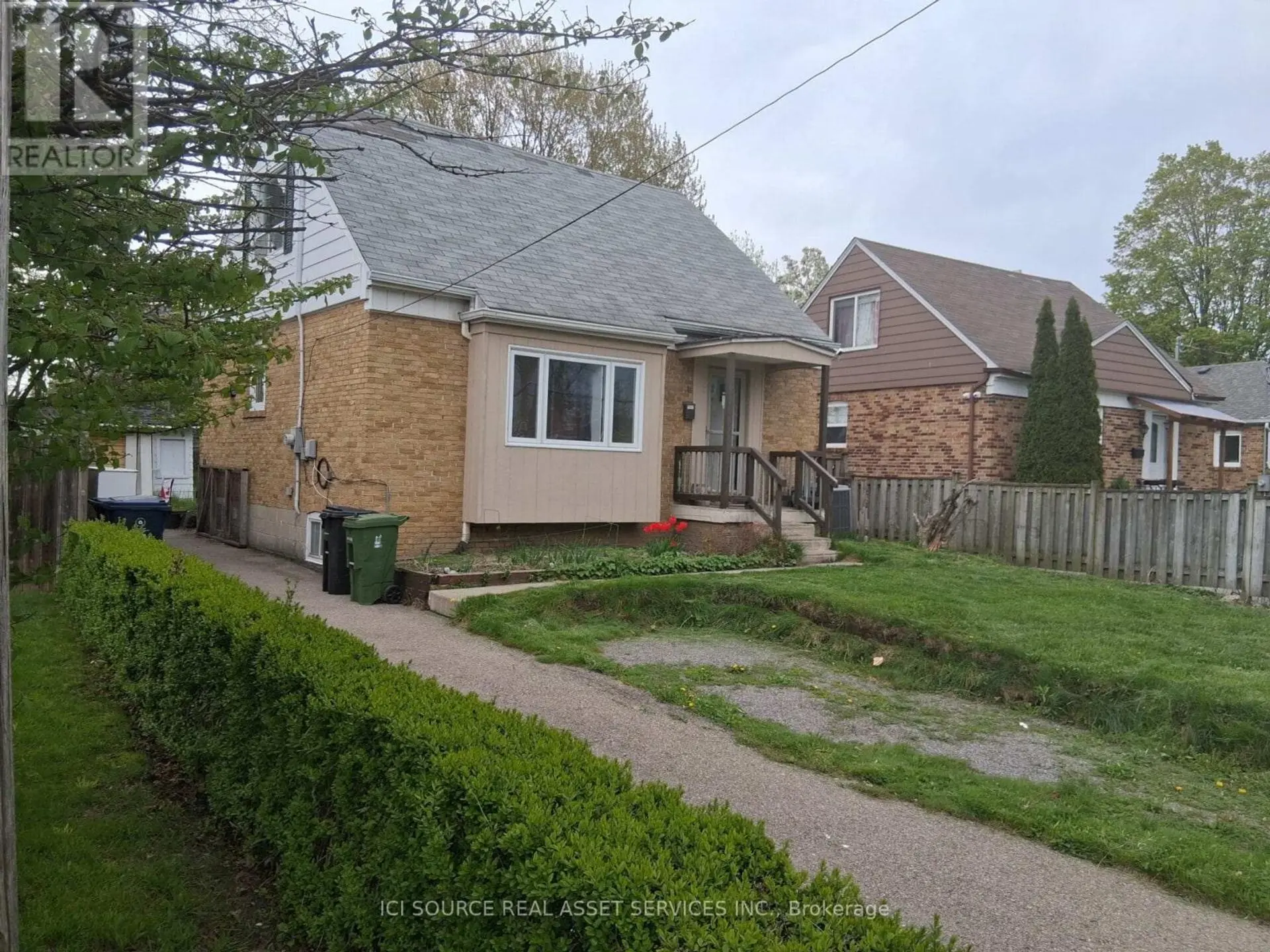 11 ELLINGTON DRIVE - Image 1