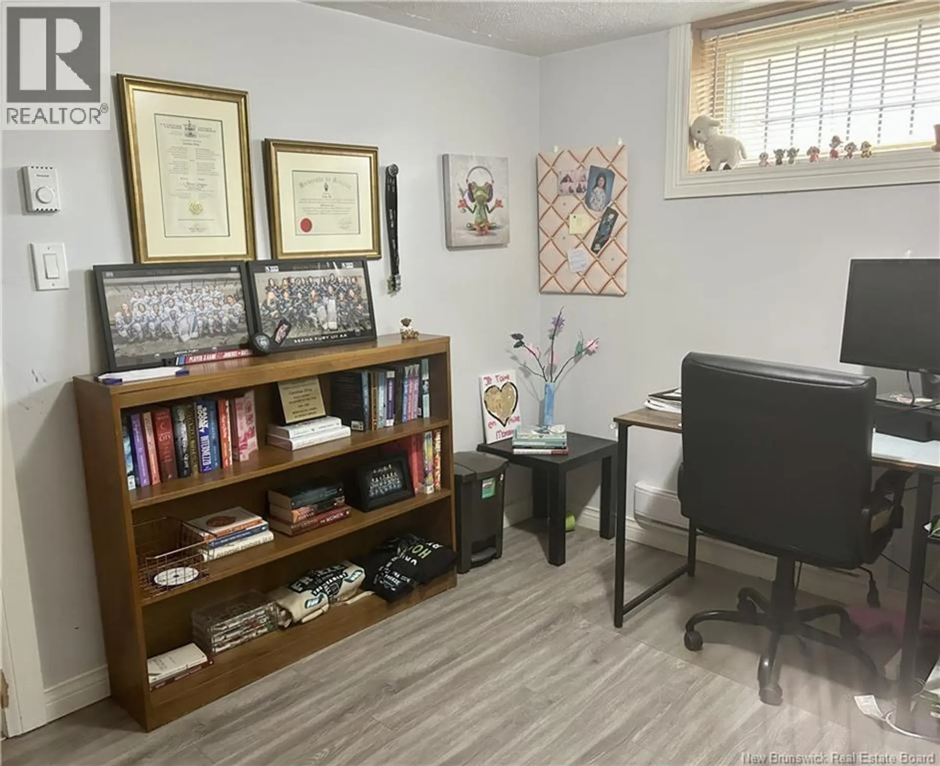 215 Edgett Avenue - Image 12