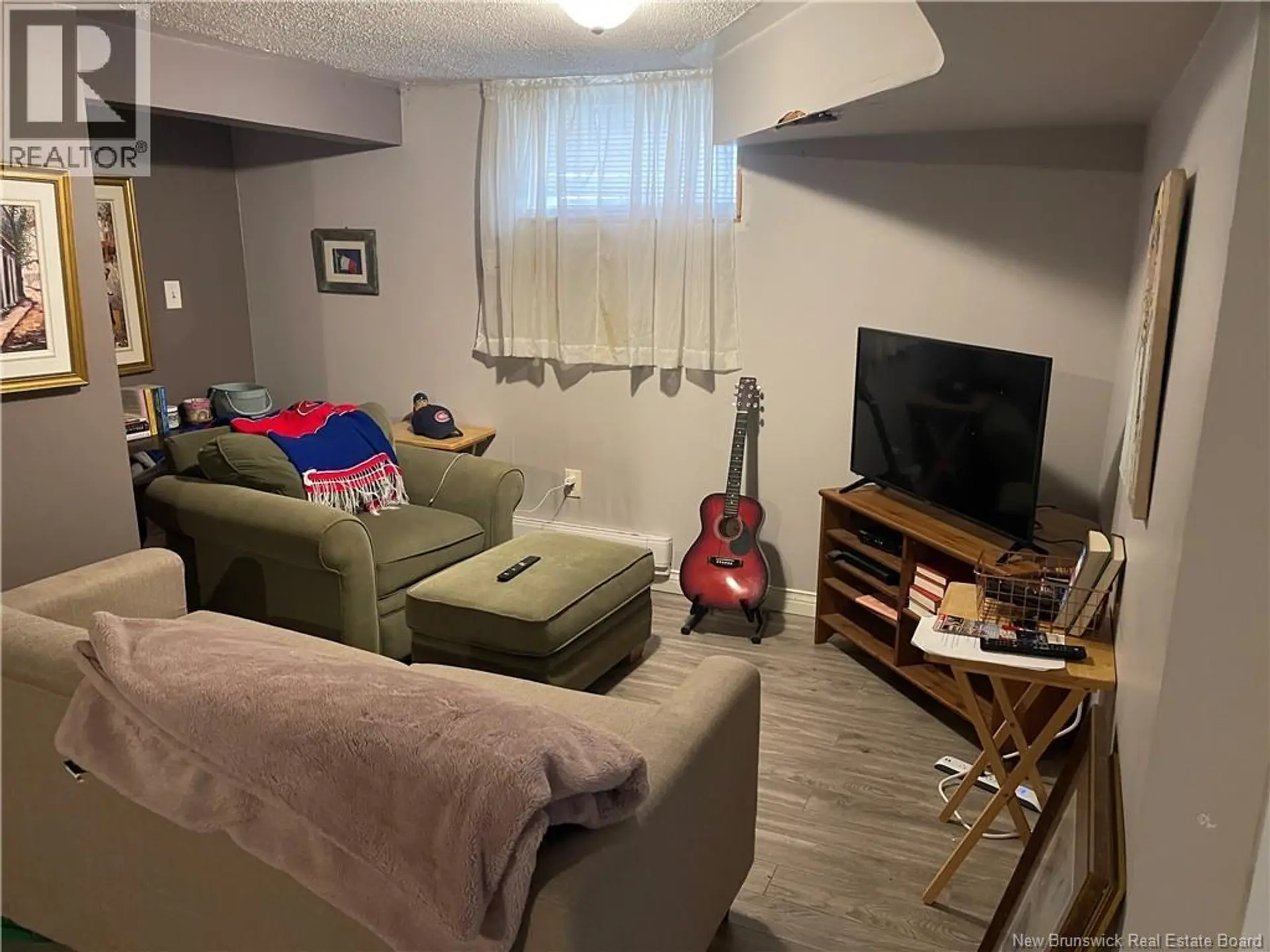 215 Edgett Avenue - Image 13