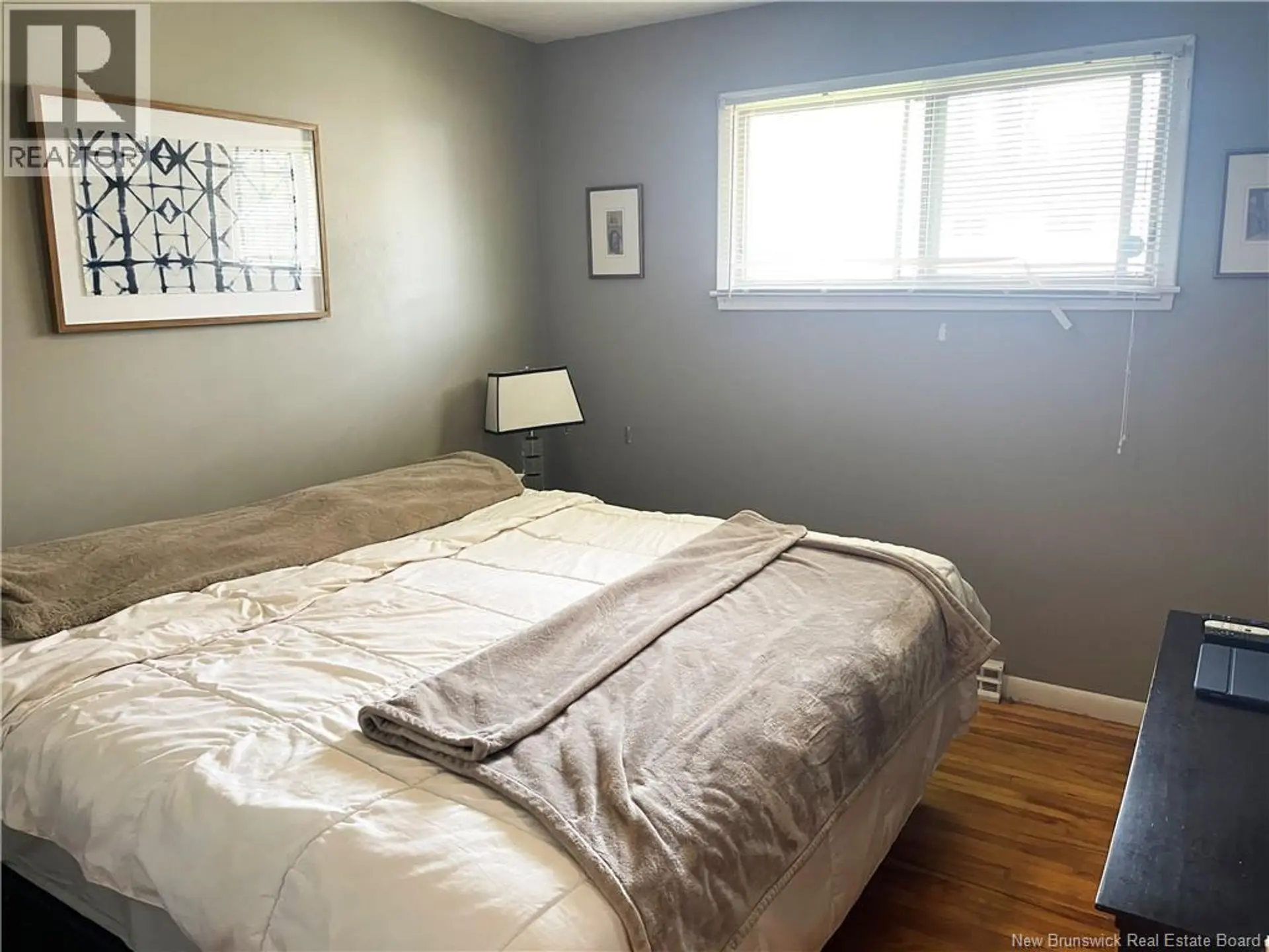 215 Edgett Avenue - Image 8