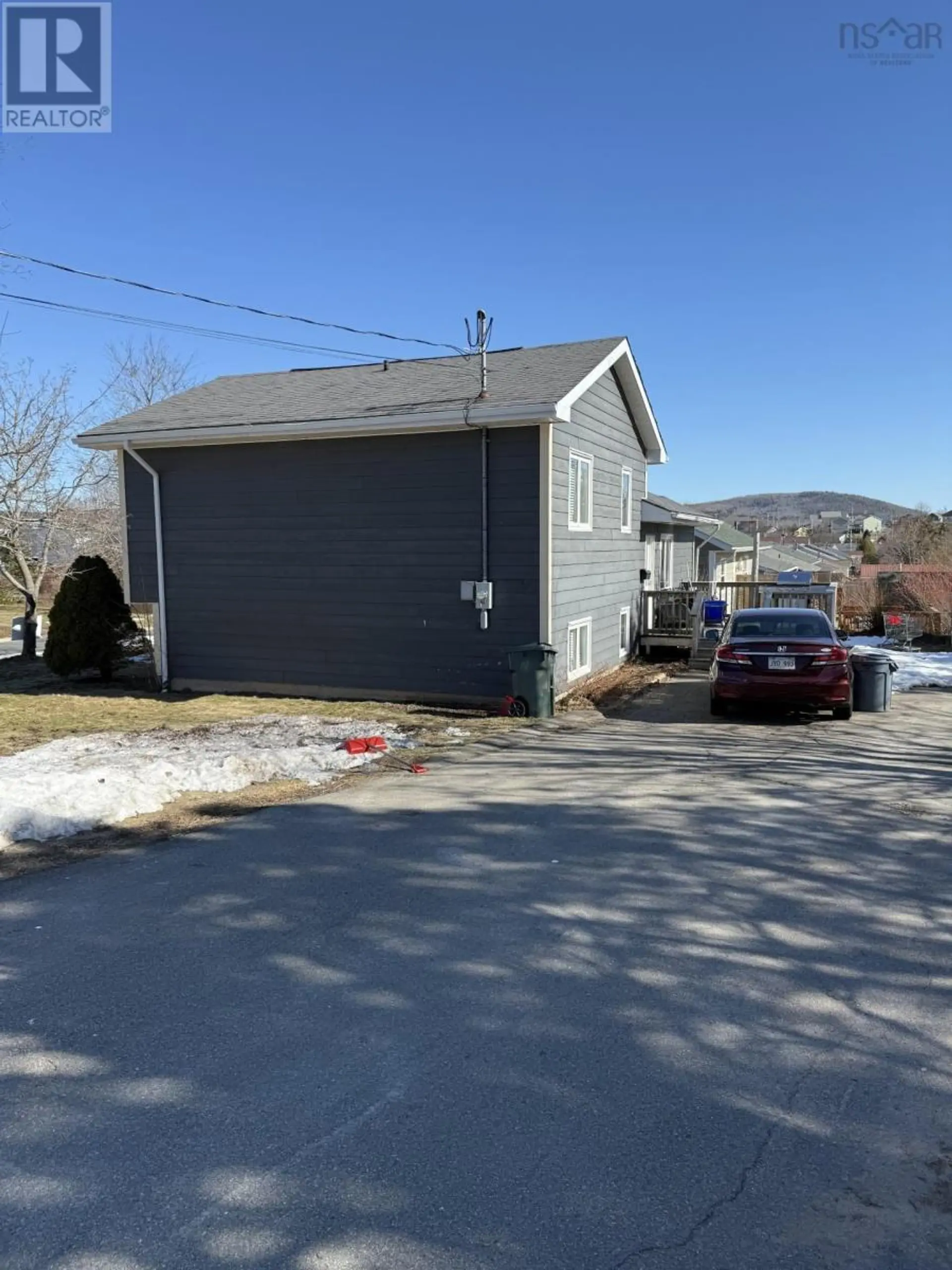 27 CENTENNIAL DRIVE - Image 6