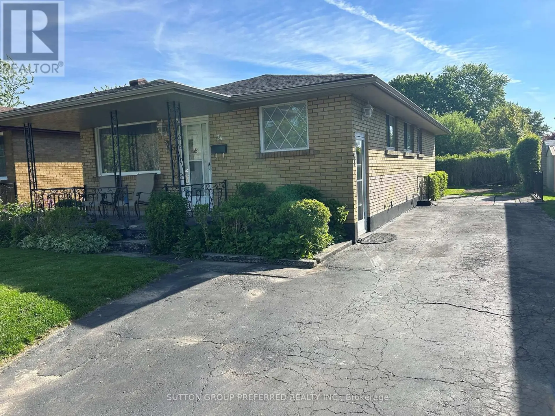 34 WEXFORD AVENUE - Image 1