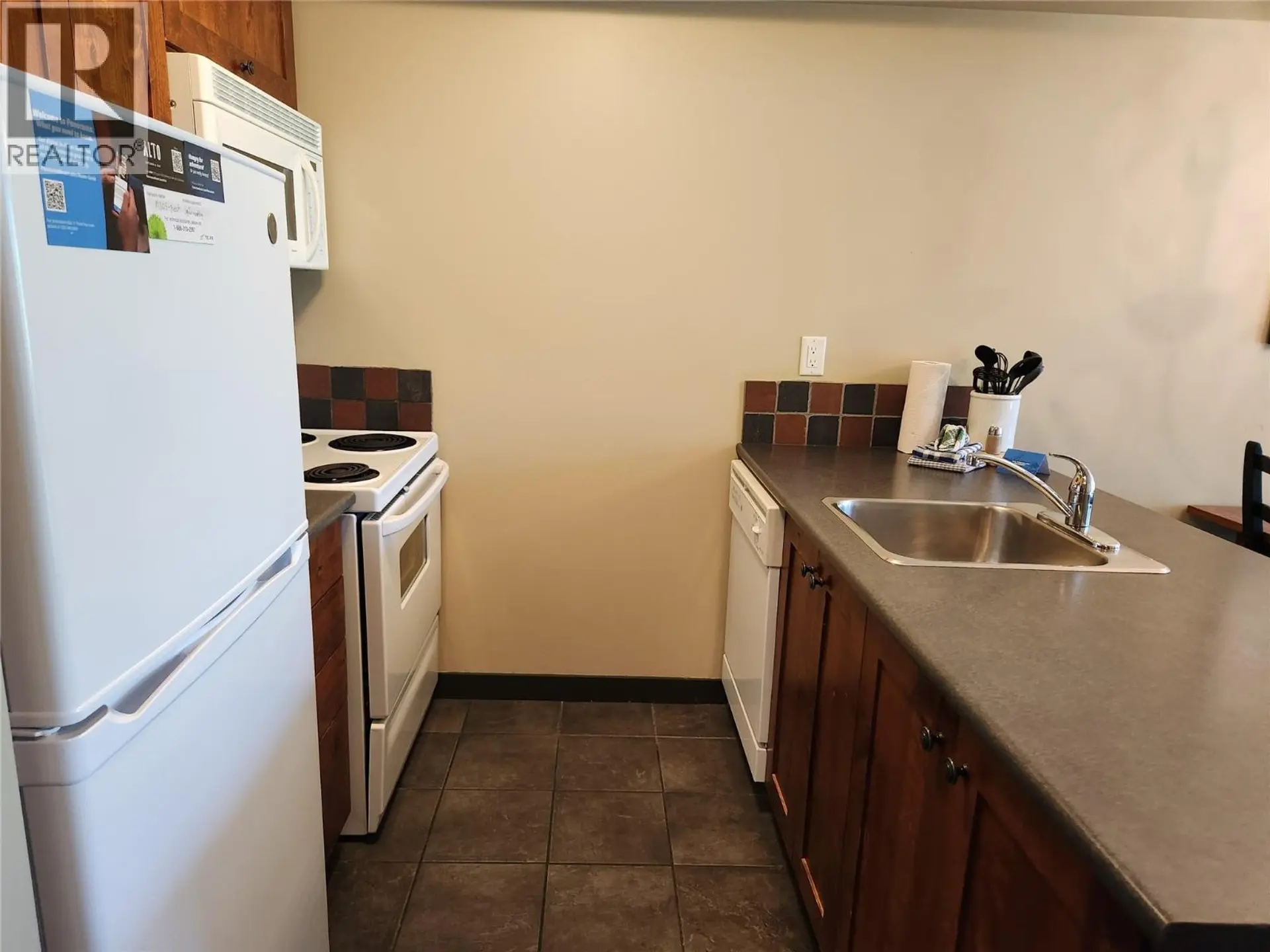 #305 2070 Summit Drive - Image 2