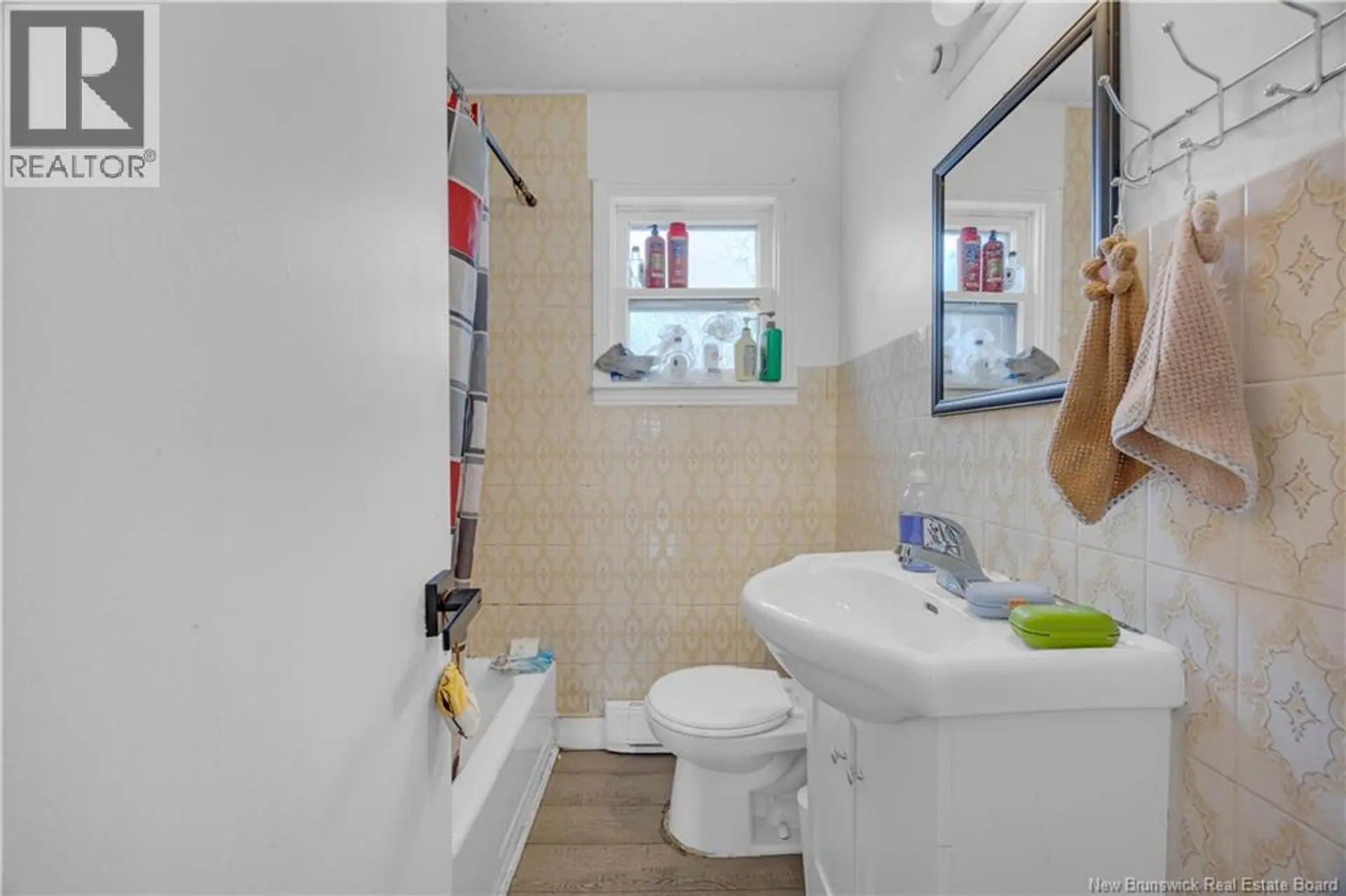 215 Somerset Street - Image 13