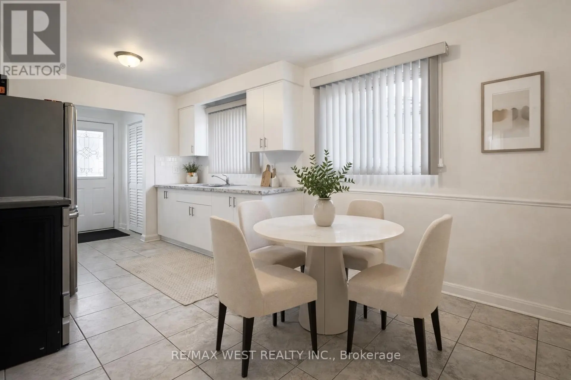 25 BIMINI CRESCENT - Image 3