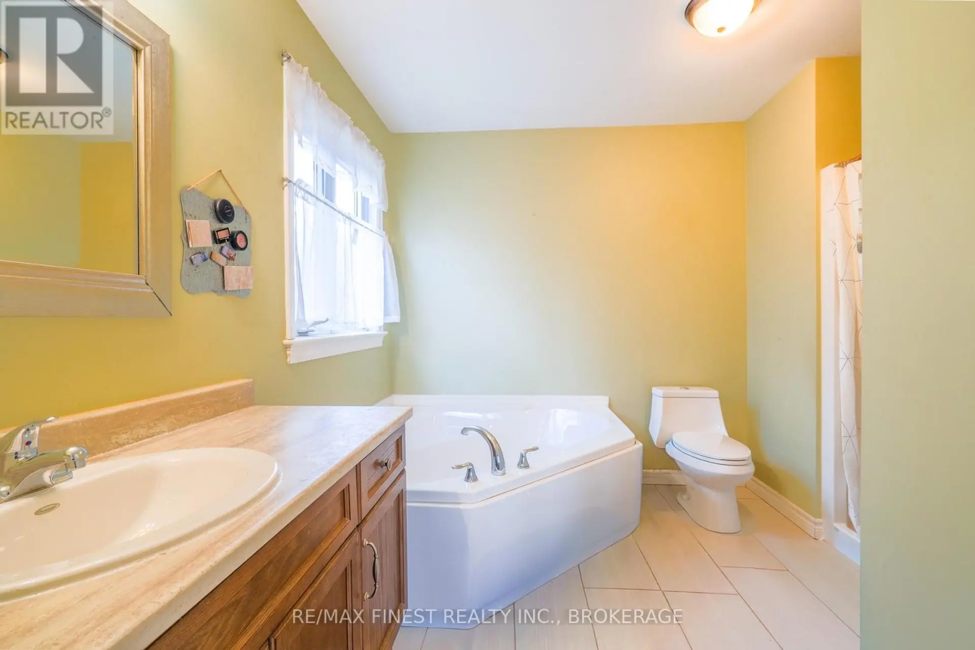 23 CREIGHTON DRIVE - Image 8