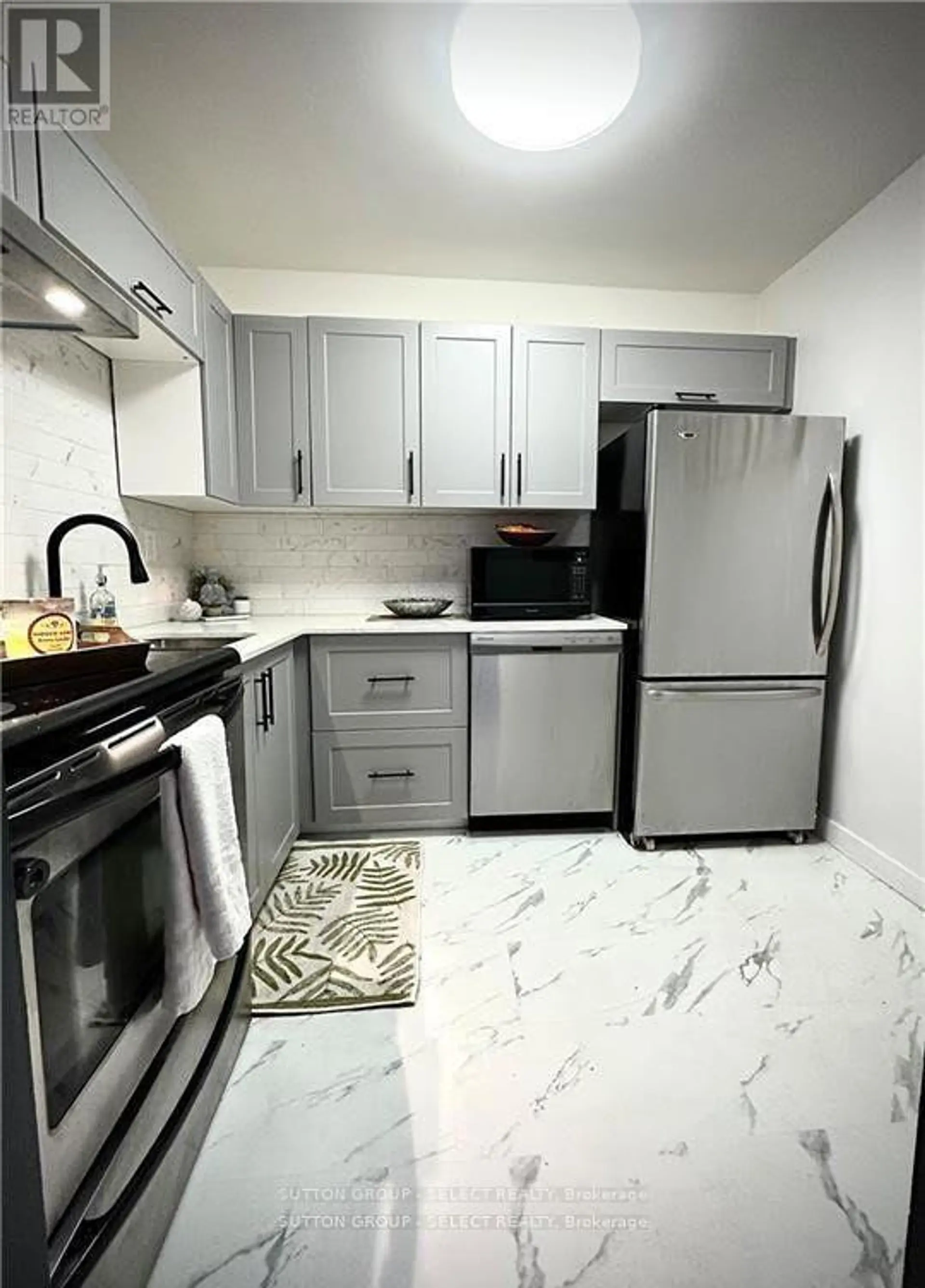 #212 563 MORNINGTON AVENUE - Image 3