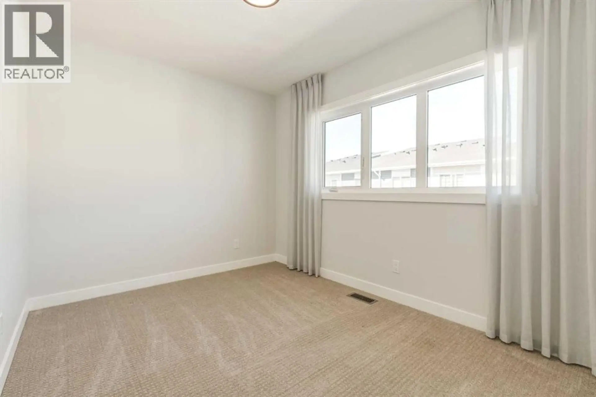 121 Walden Lane SE - Image 12