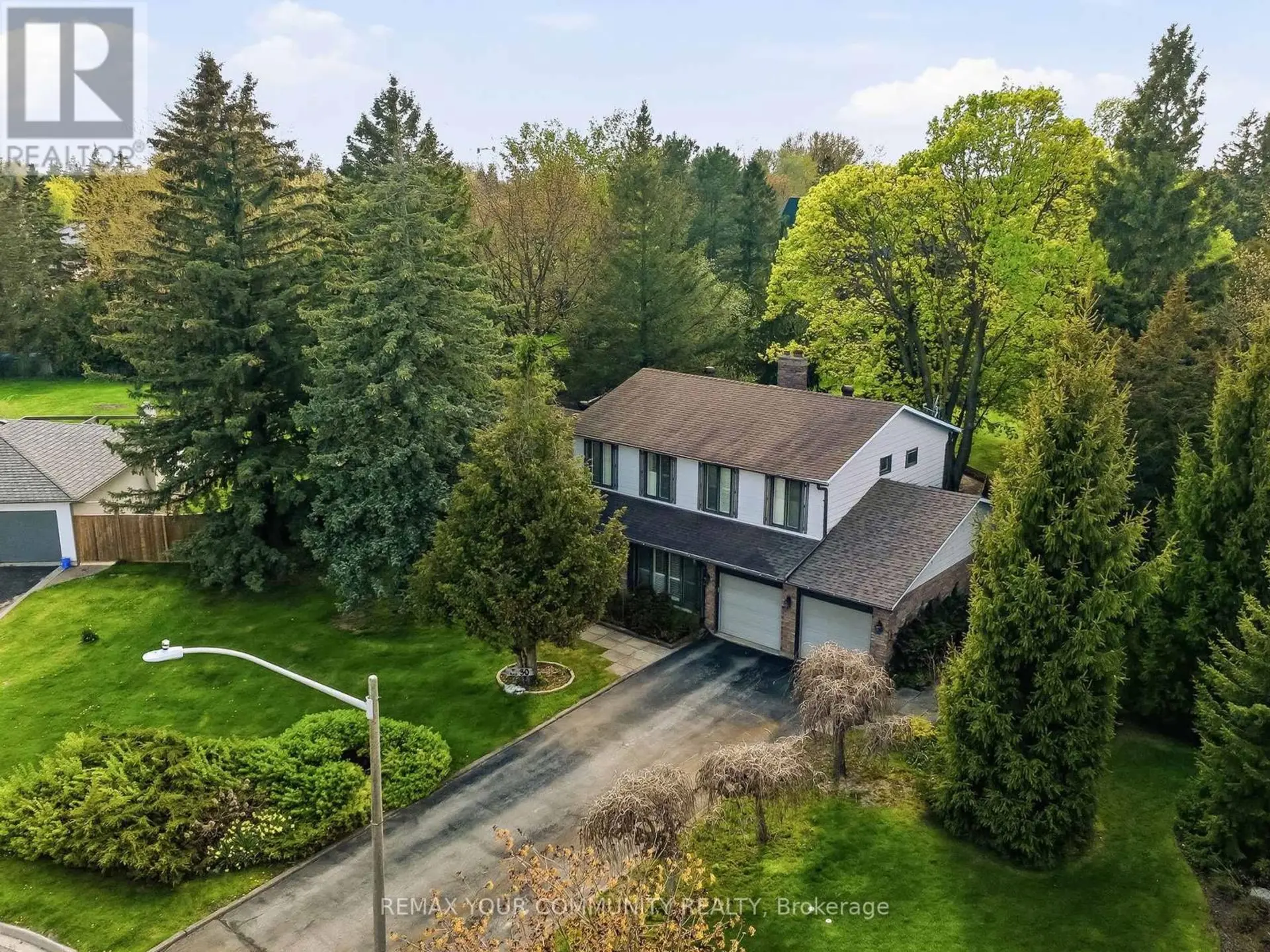 30 CROSSLEY COURT - Image 1