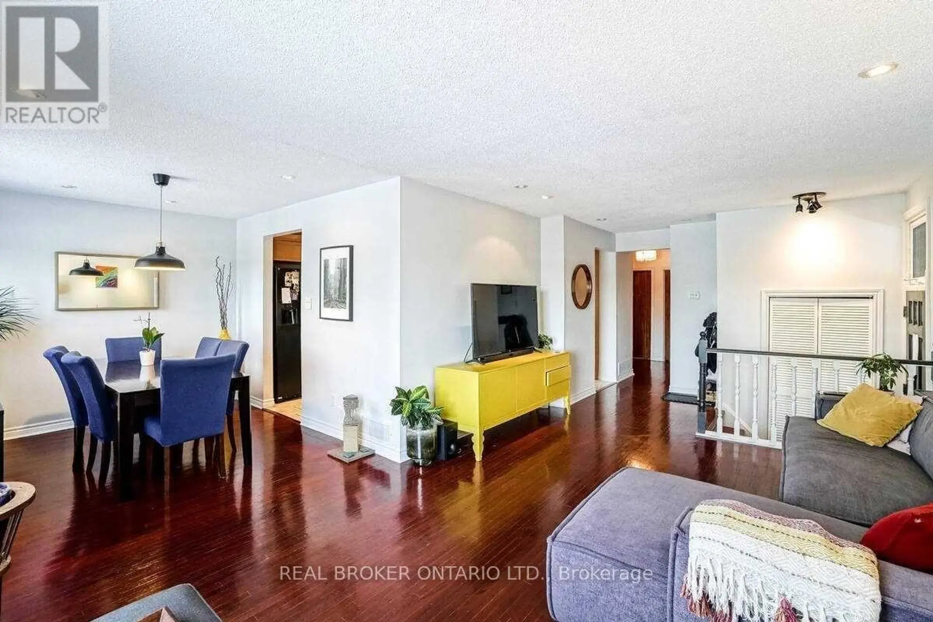 320 WILLIAMS AVENUE - Image 2