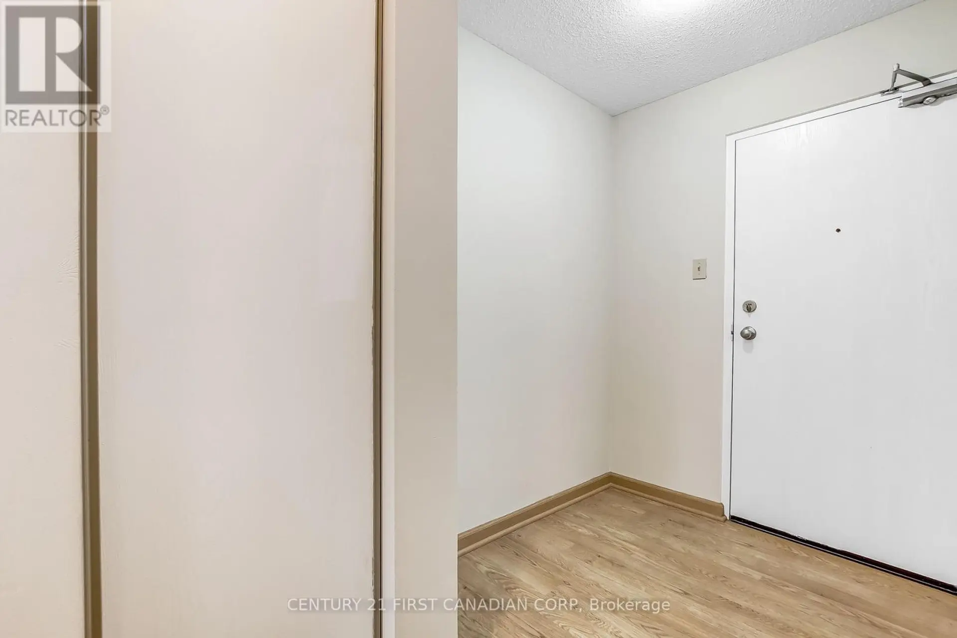 #204 986 HURON STREET - Image 11