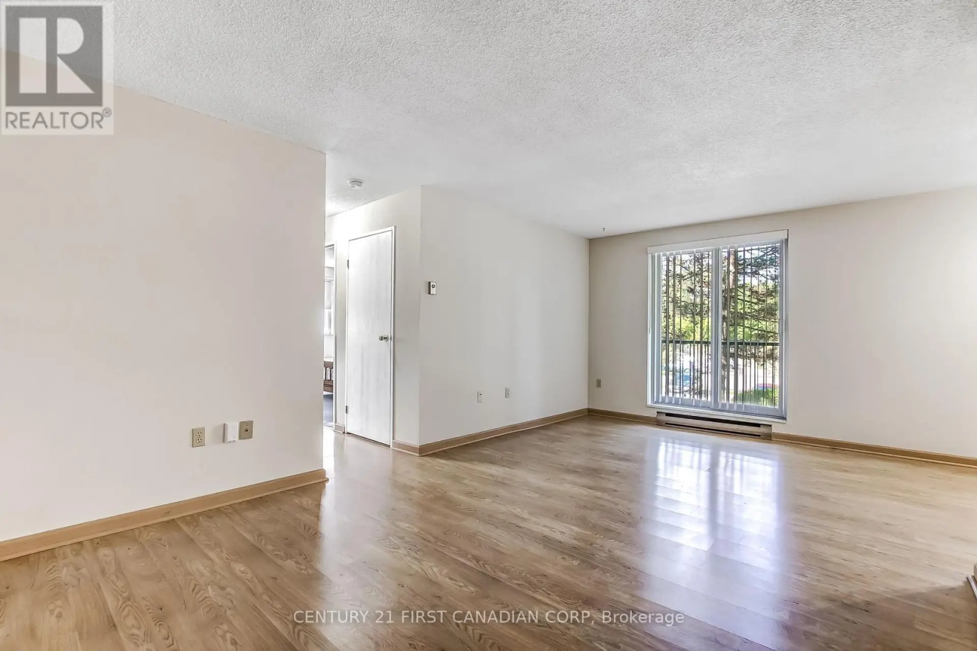 #204 986 HURON STREET - Image 4