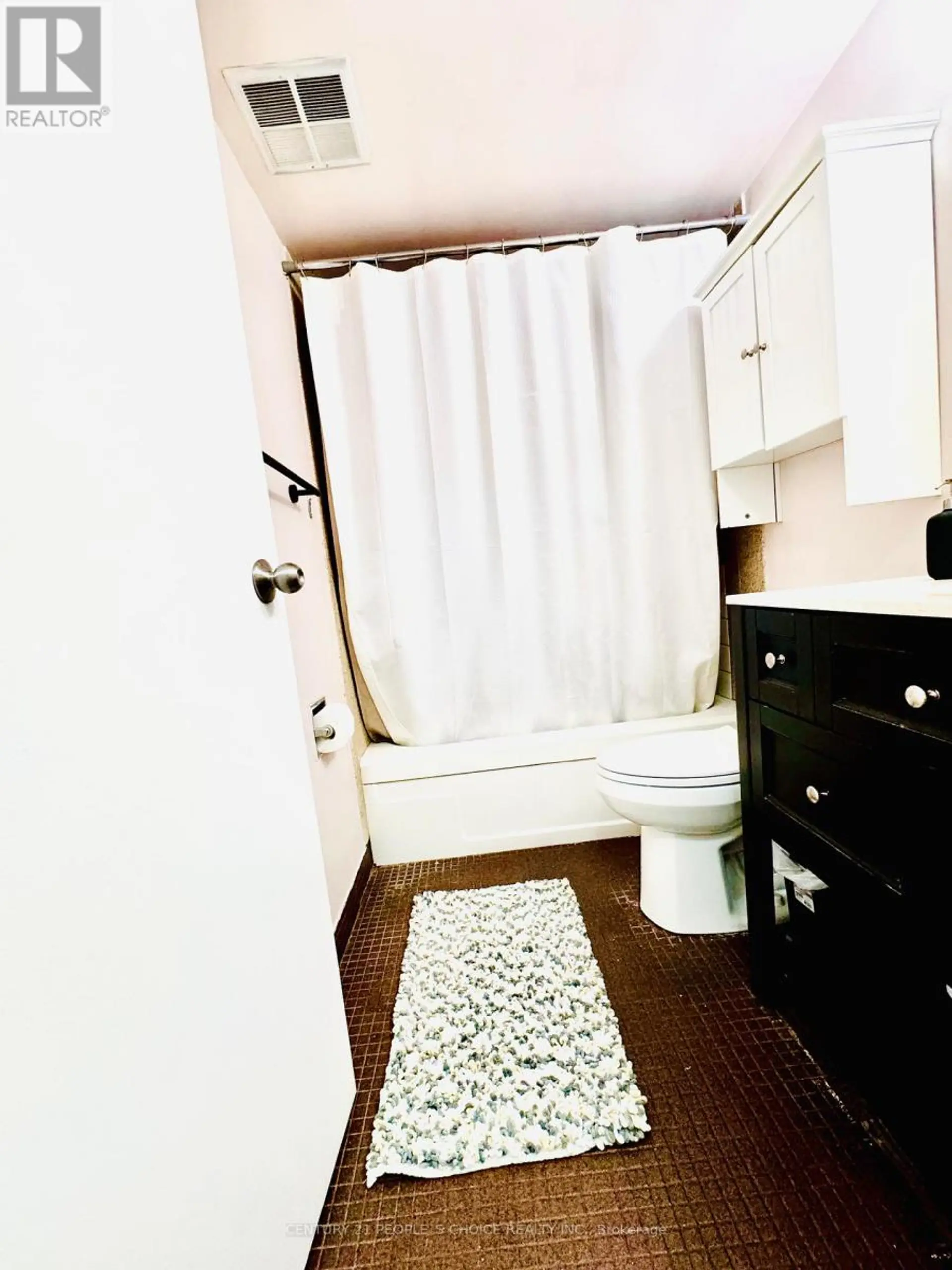 #1205 21 KNIGHTSBRIDGE ROAD - Image 11