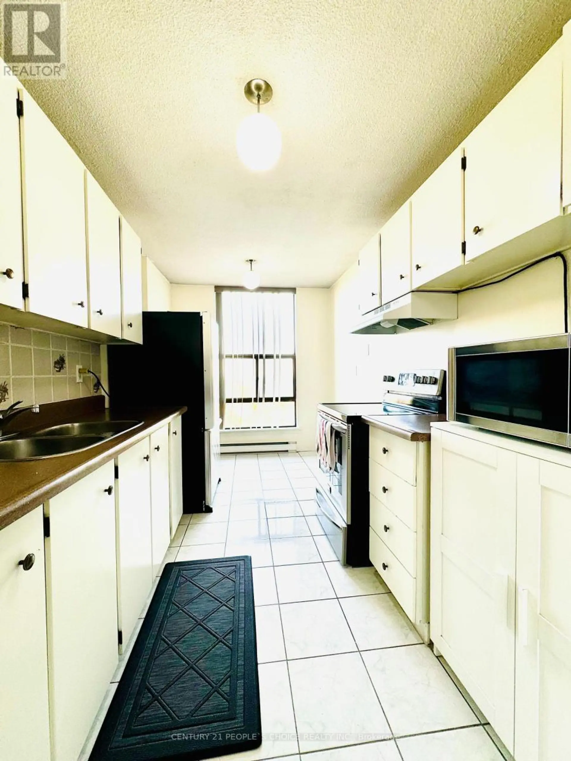 #1205 21 KNIGHTSBRIDGE ROAD - Image 3