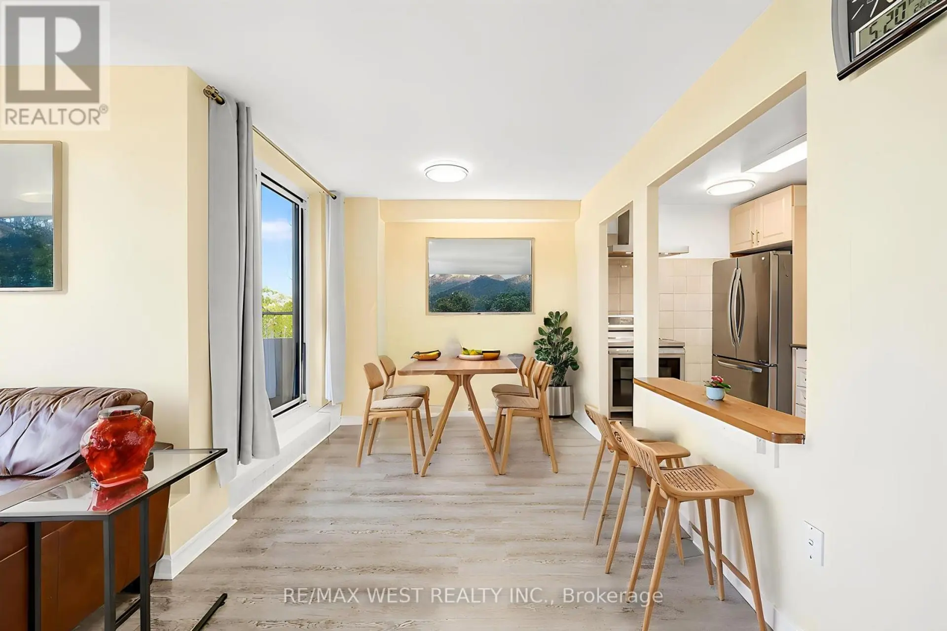 #709 335 DRIFTWOOD AVENUE - Image 4