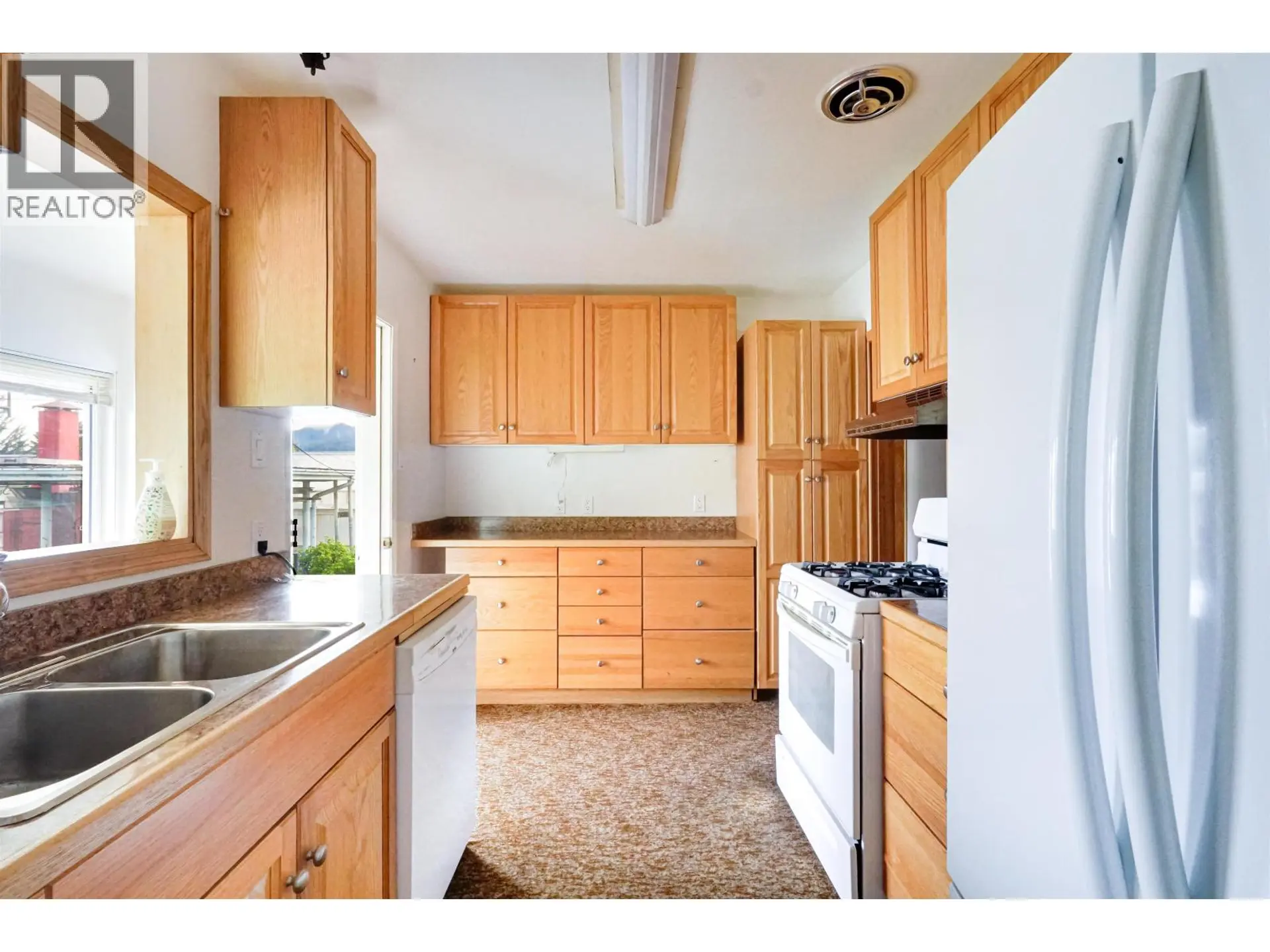 64 WHITE STREET - Image 6