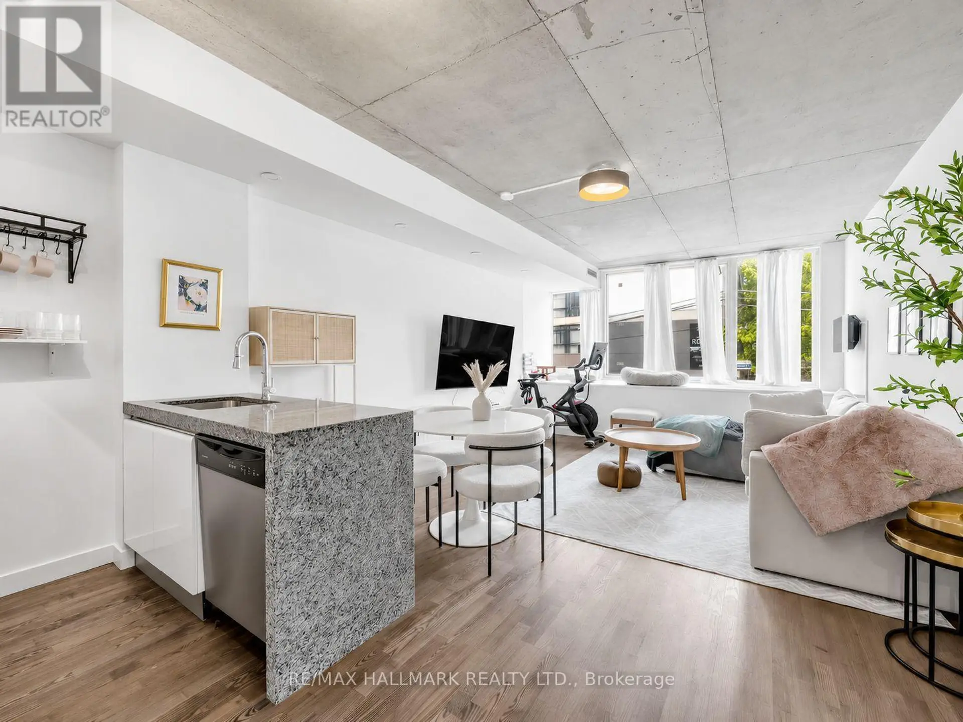 #213 75 PORTLAND STREET - Image 5