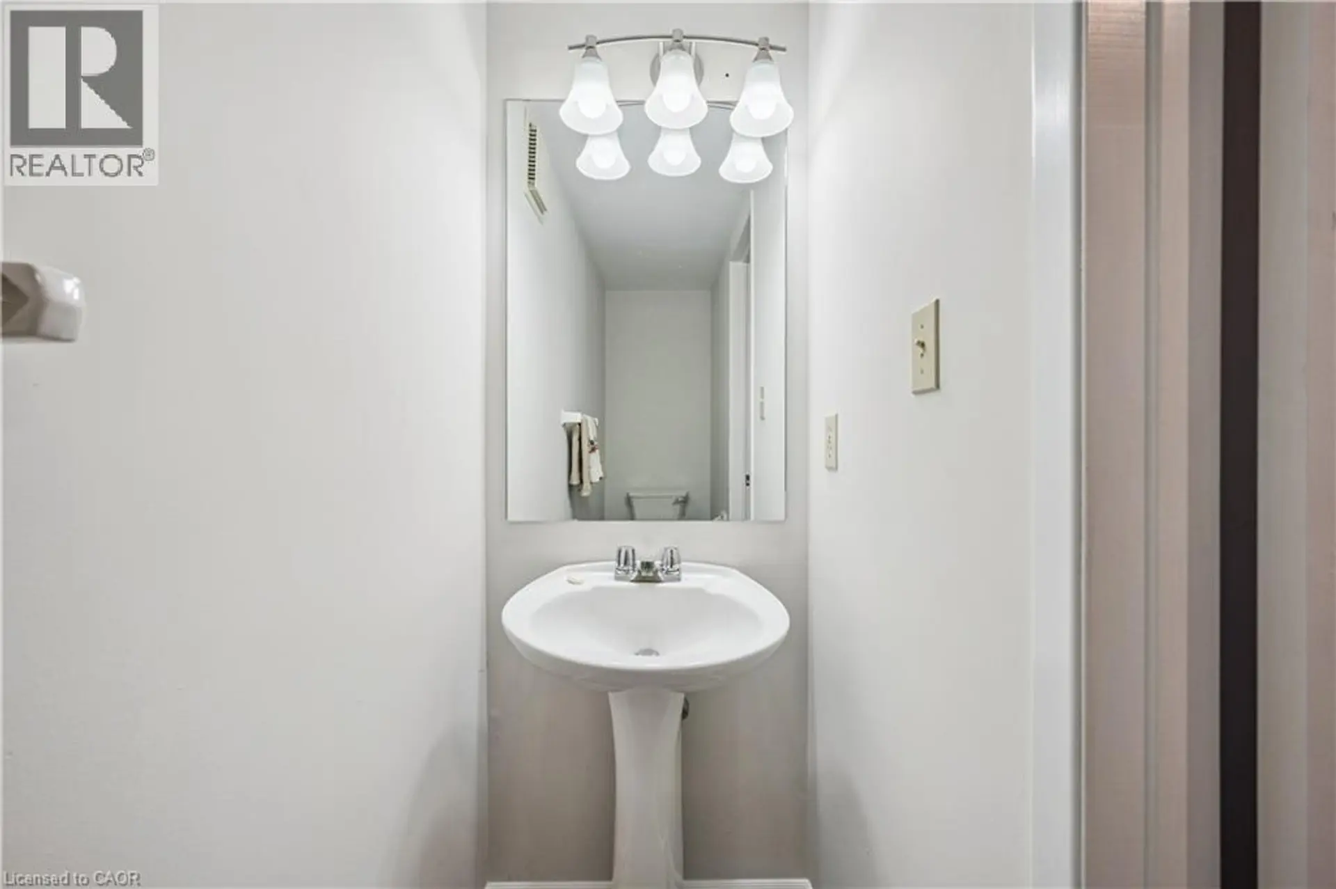 #35 205 HIGHLAND Crescent - Image 12