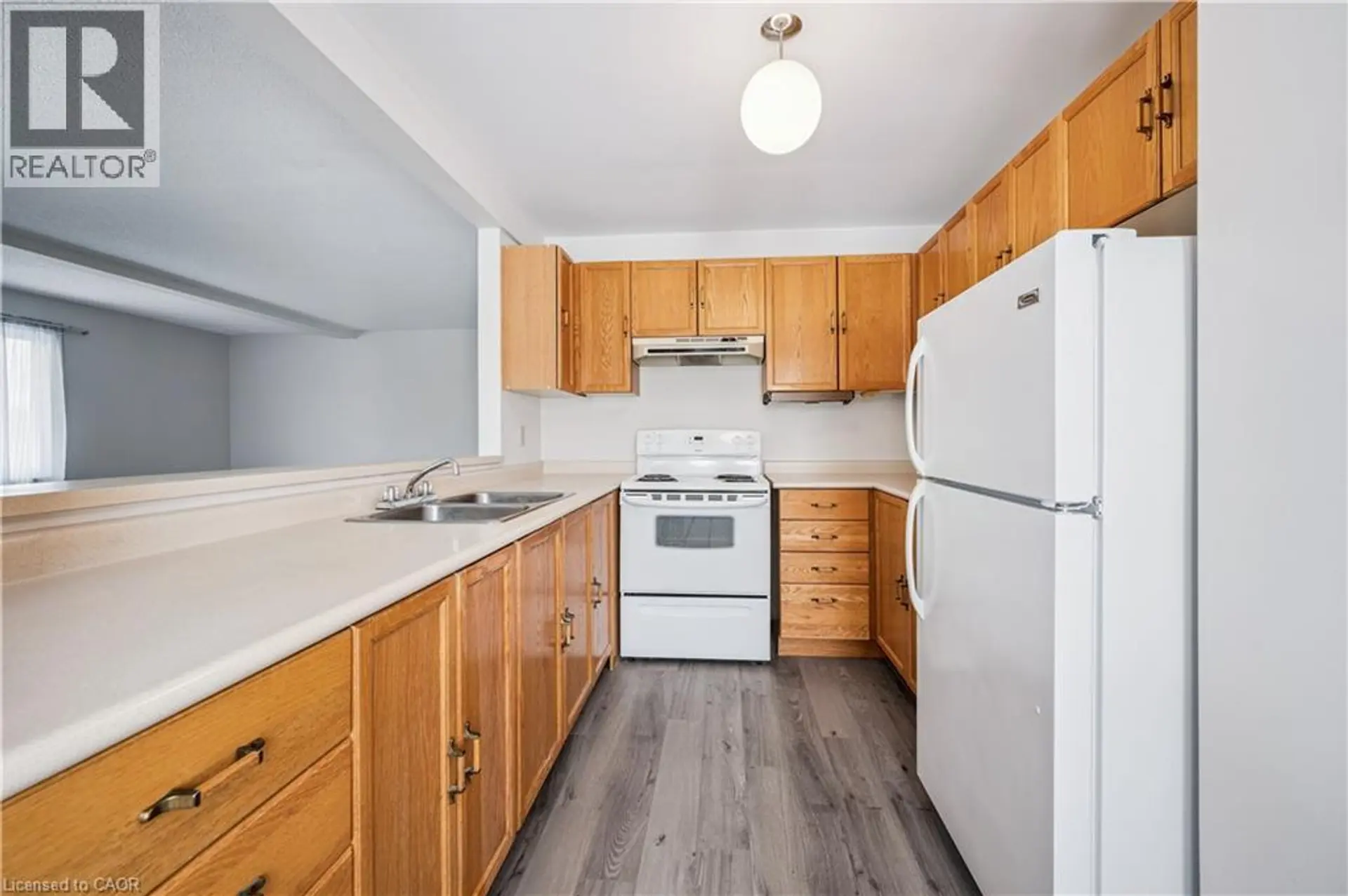#35 205 HIGHLAND Crescent - Image 4
