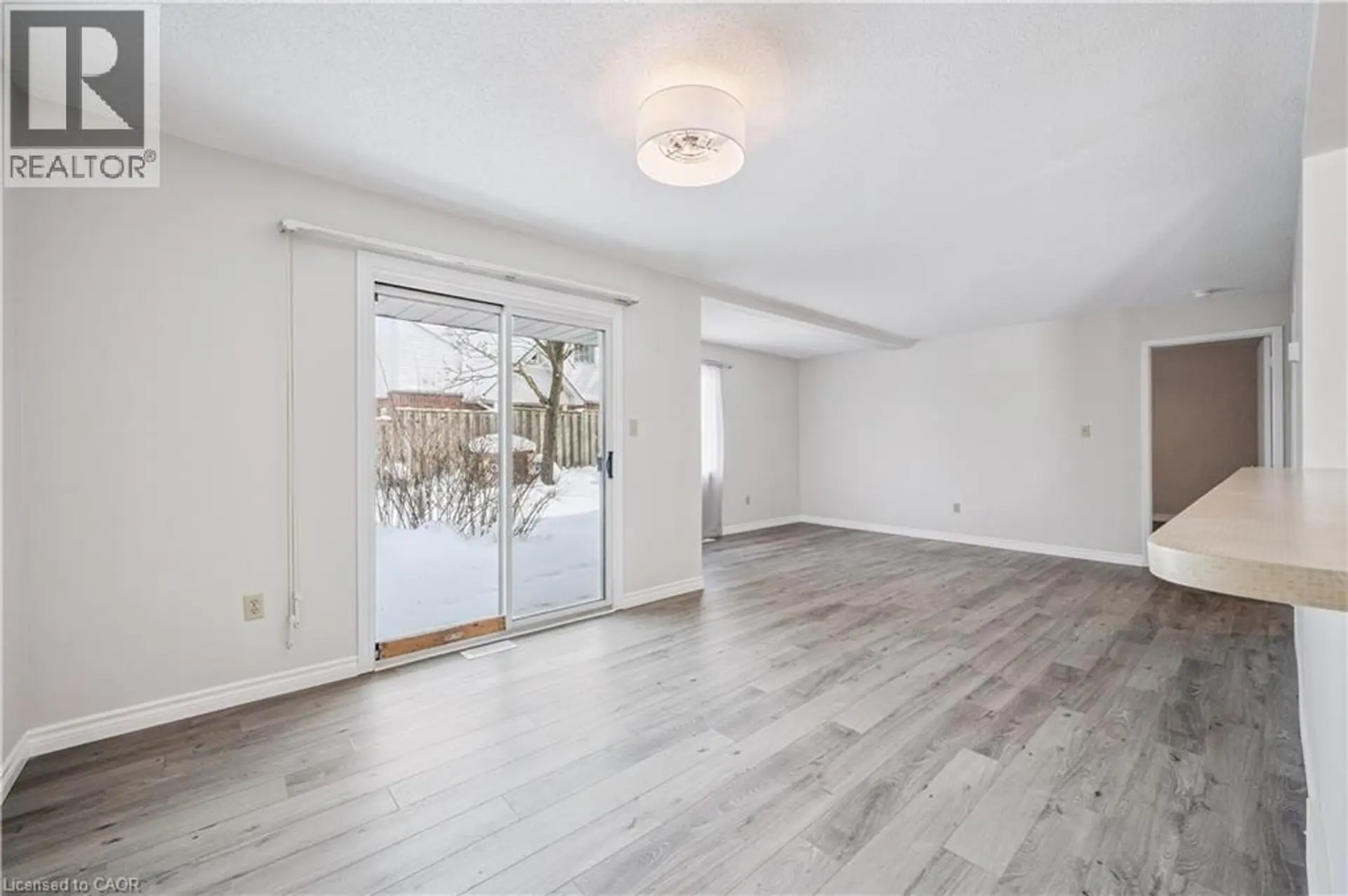 #35 205 HIGHLAND Crescent - Image 6
