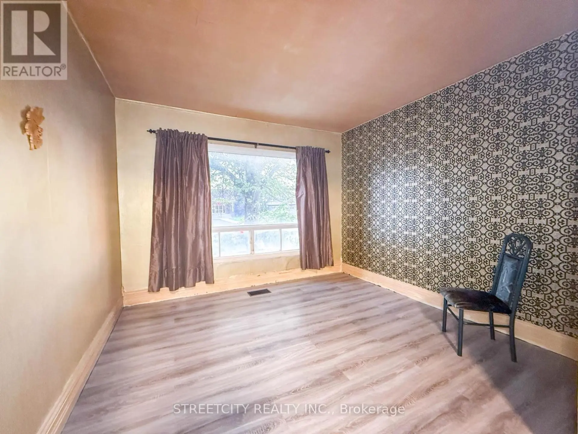 305 ST CLAIR STREET - Image 6