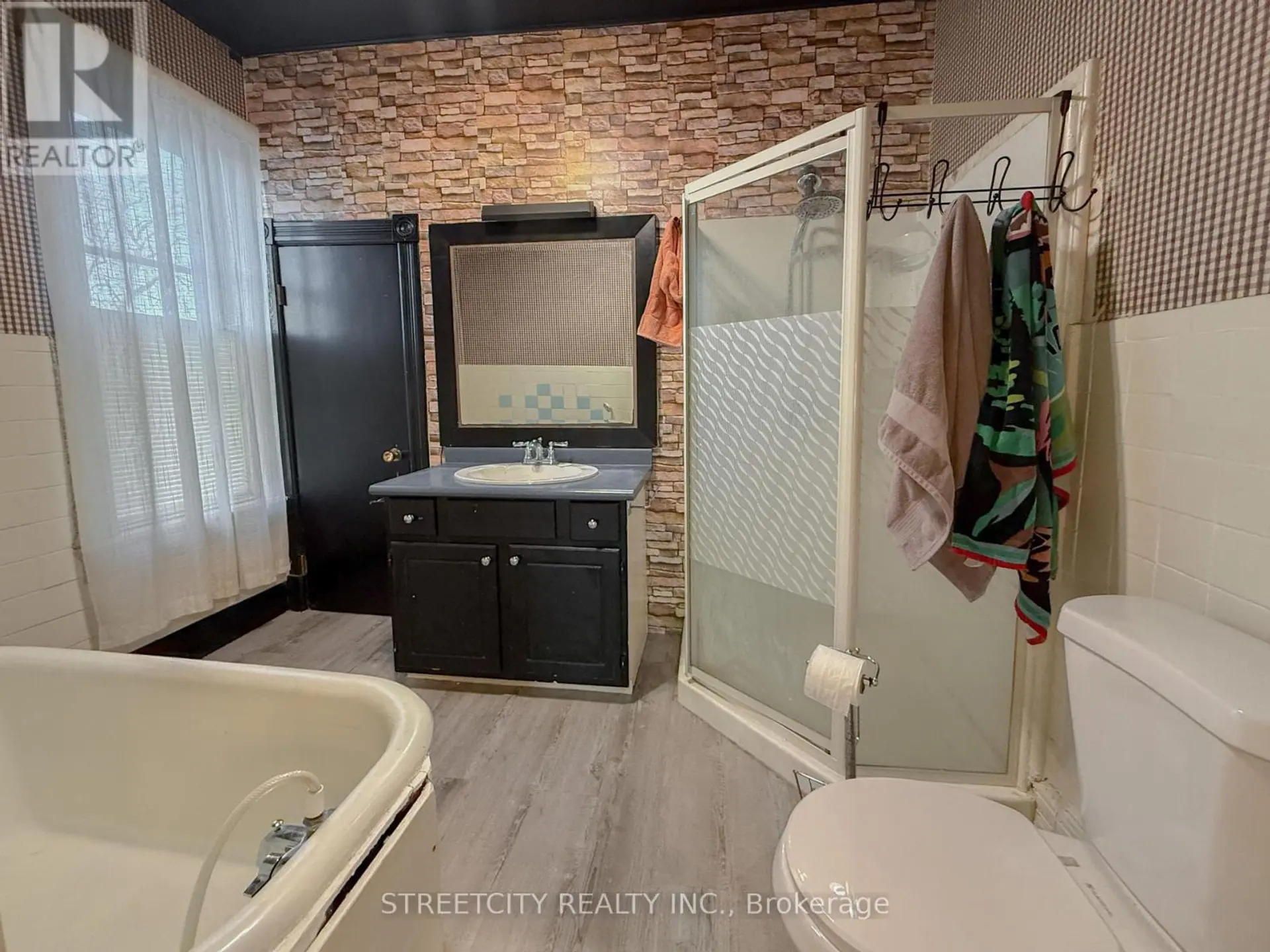 305 ST CLAIR STREET - Image 9