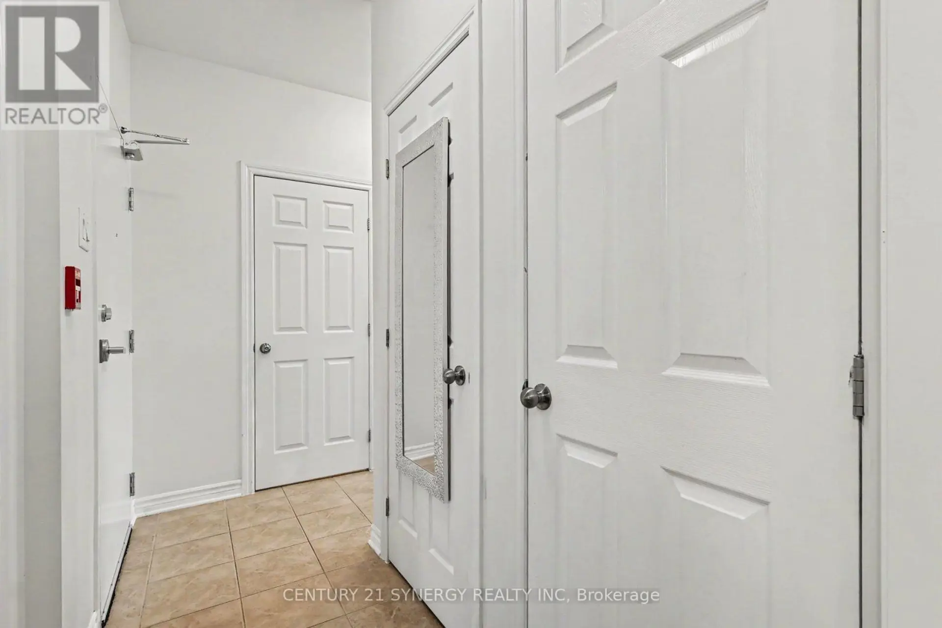 #D 318 EVEREST PRIVATE - Image 3