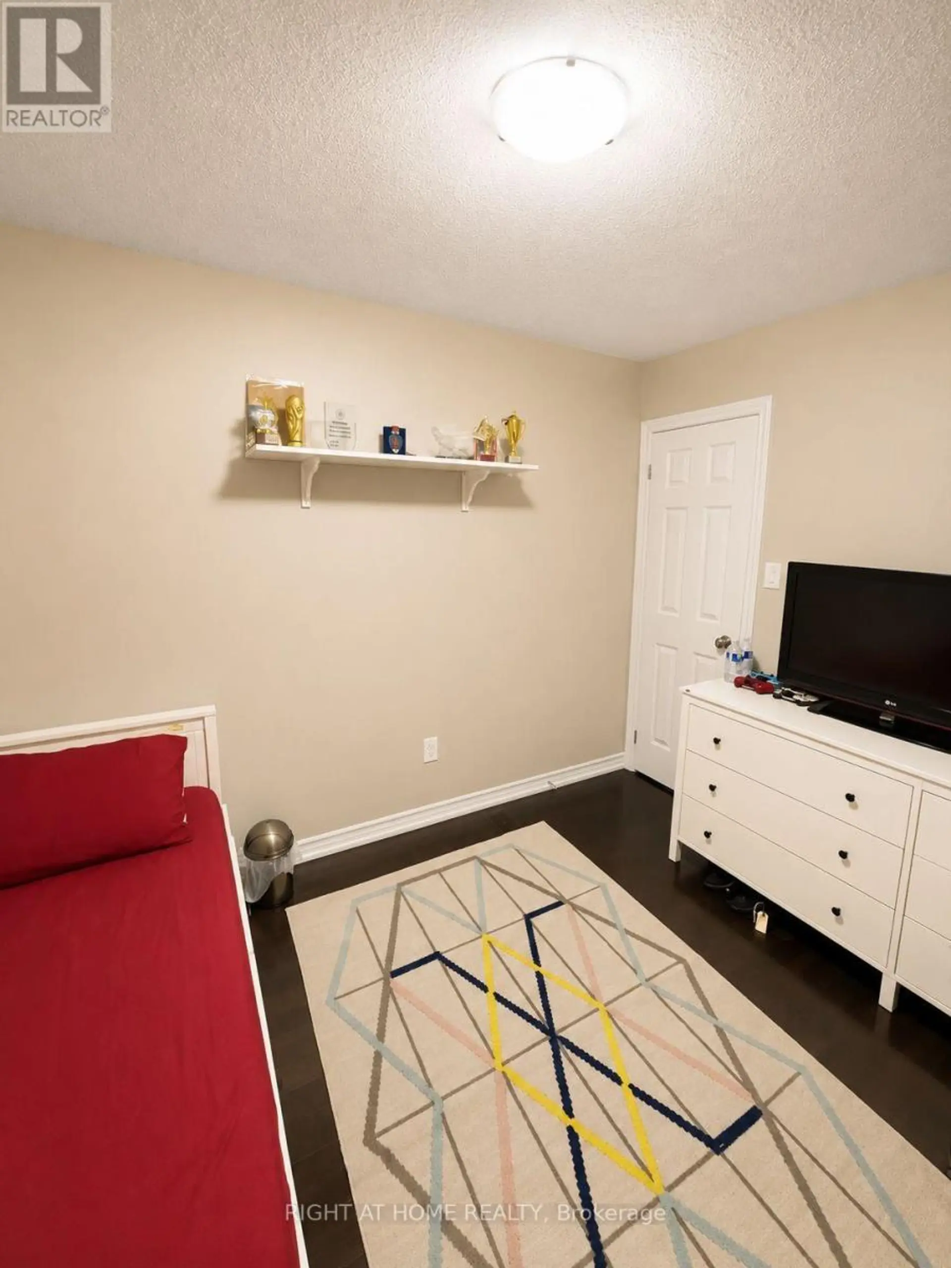 60 ZACHARY PLACE N - Image 14