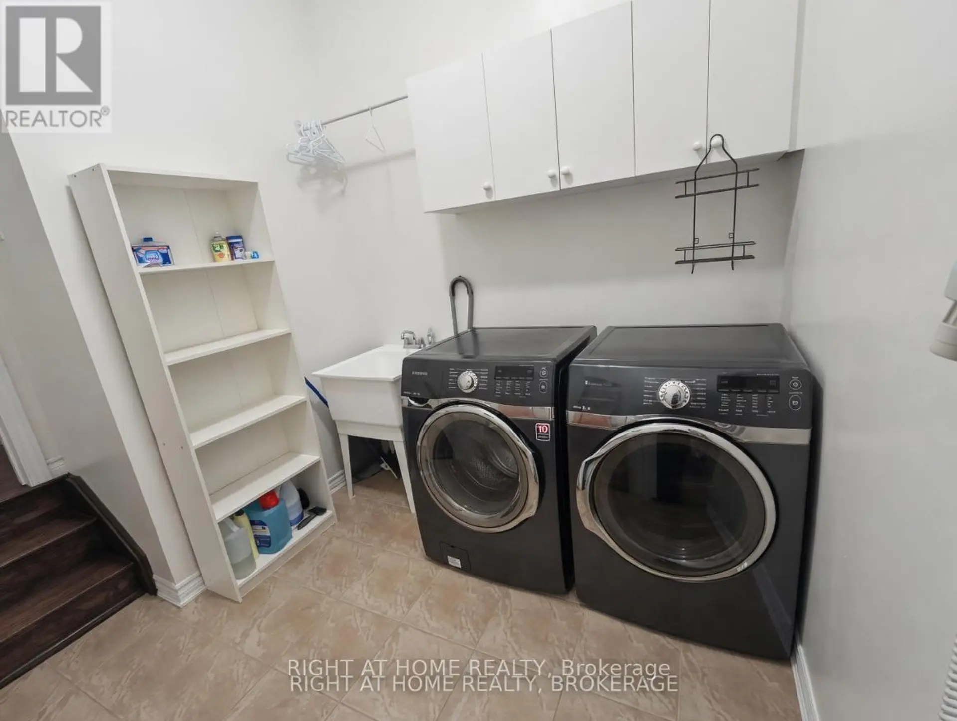 60 ZACHARY PLACE N - Image 17