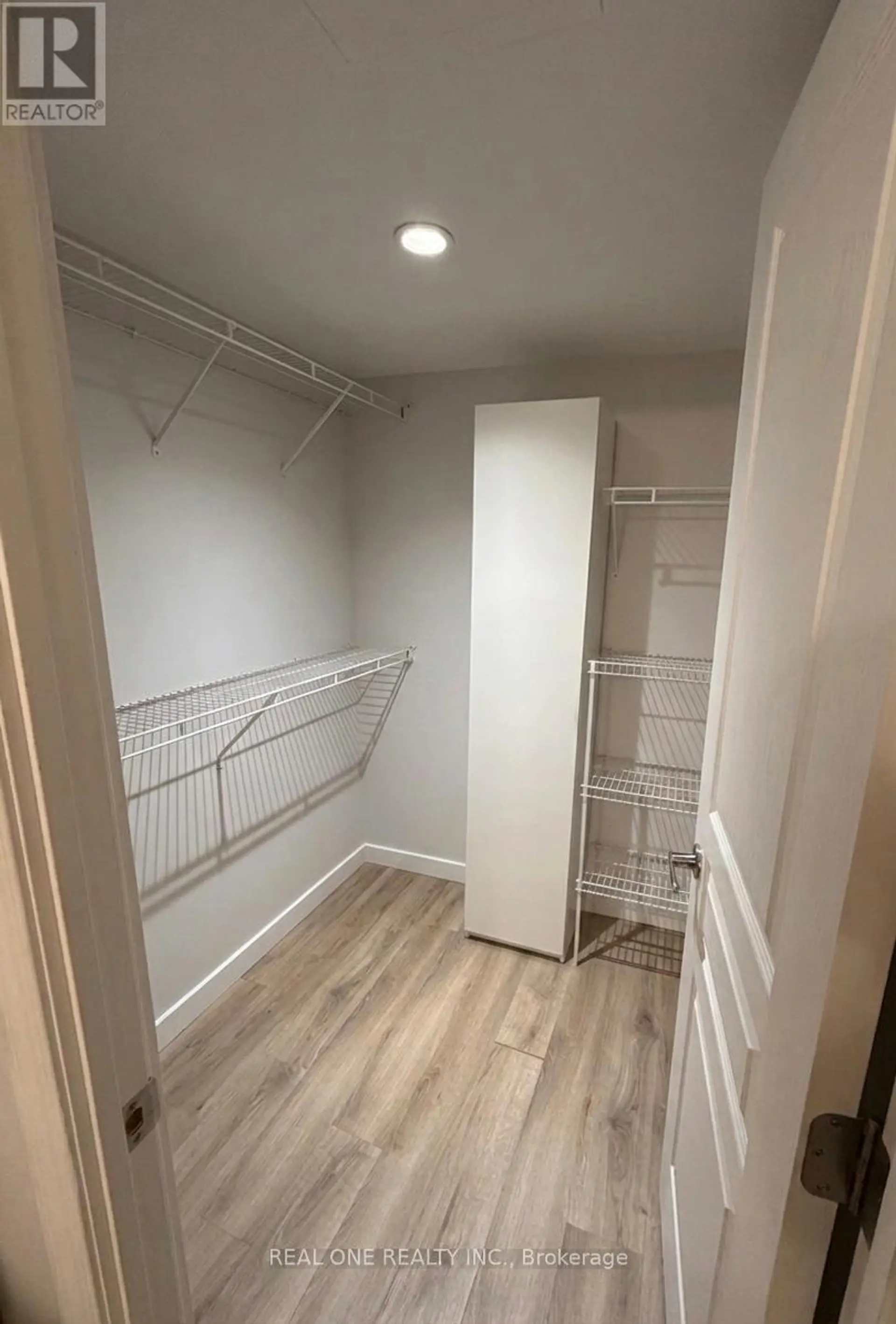 #1203 310 RED MAPLE ROAD - Image 11