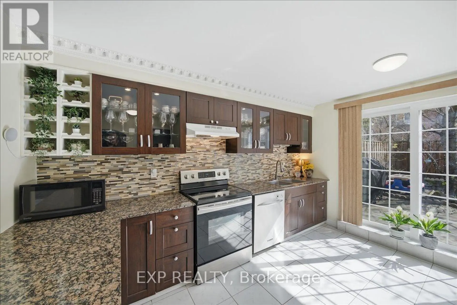 #167 1055 DUNDAS STREET E - Image 3