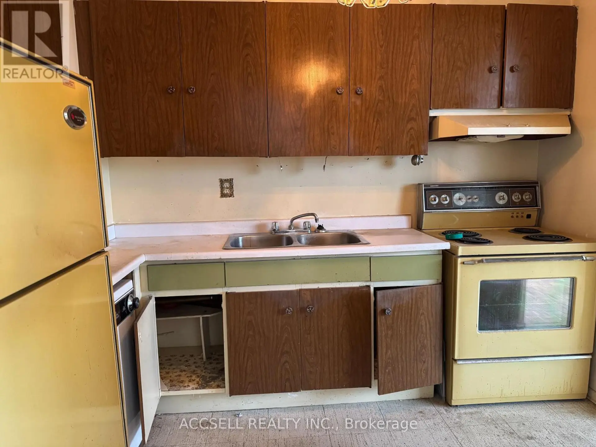 #1703 1455 LAWRENCE AVENUE W - Image 4