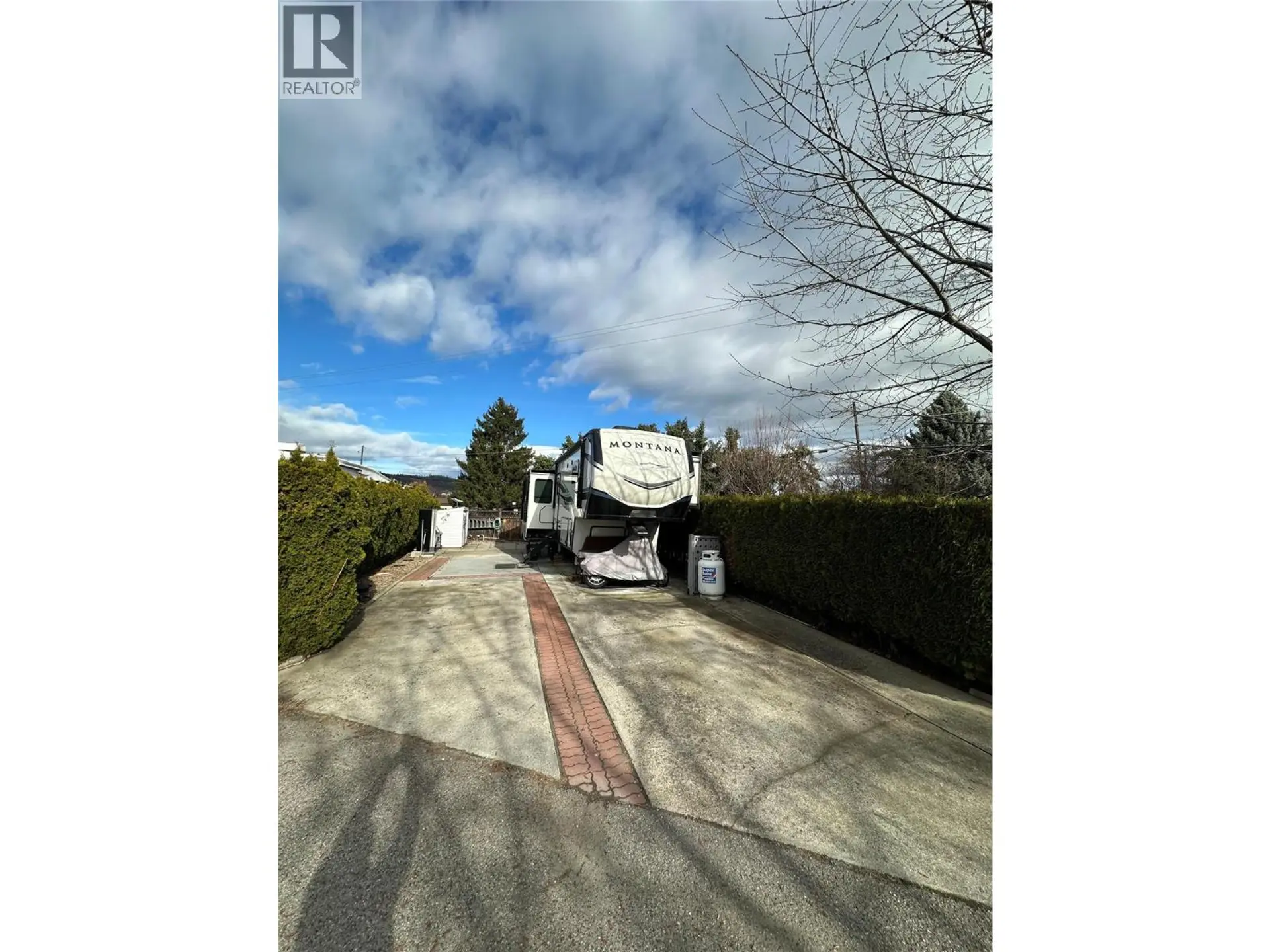 #503 415 Commonwealth Road - Image 1