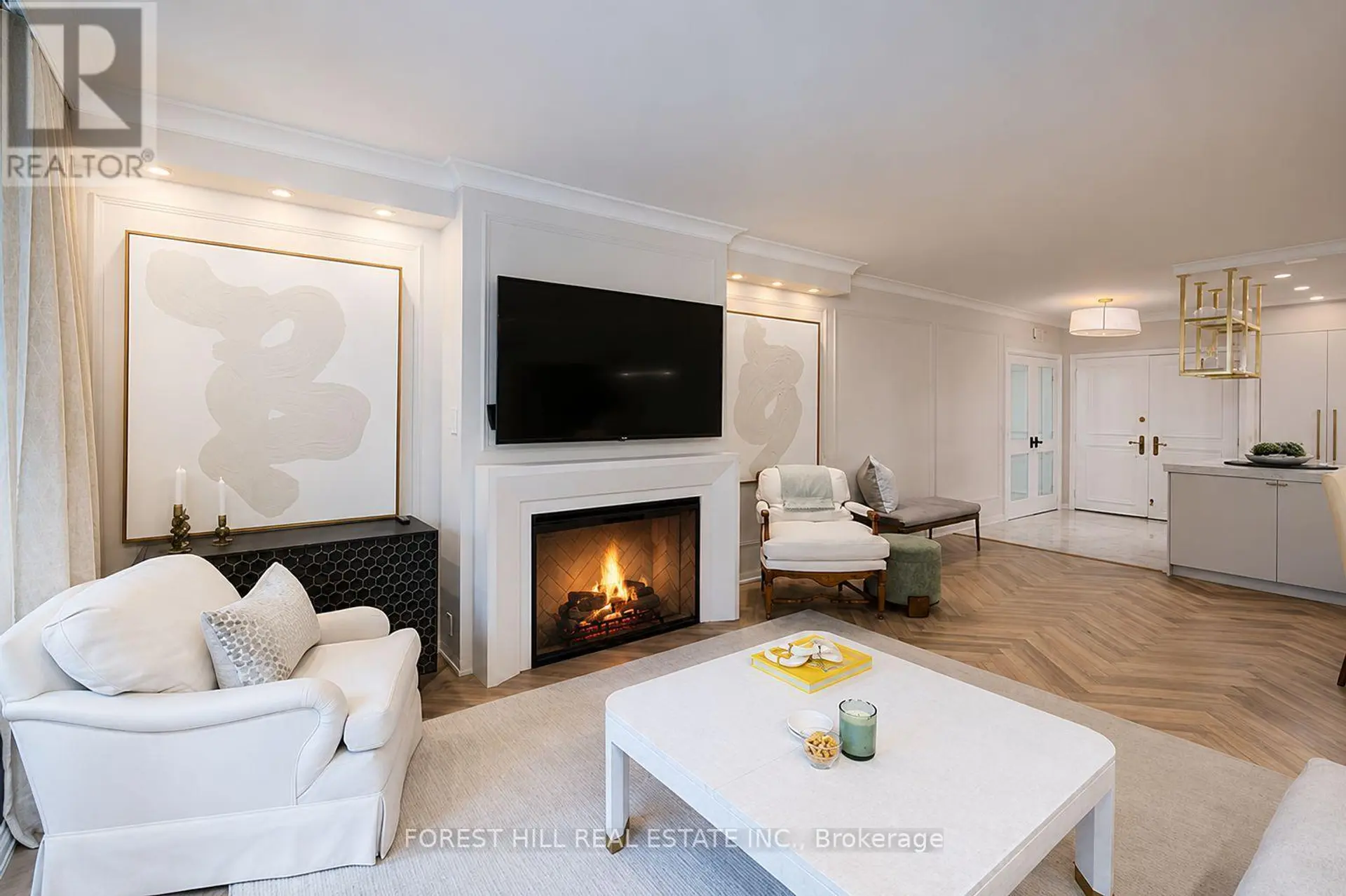 #205 350 LONSDALE ROAD - Image 1