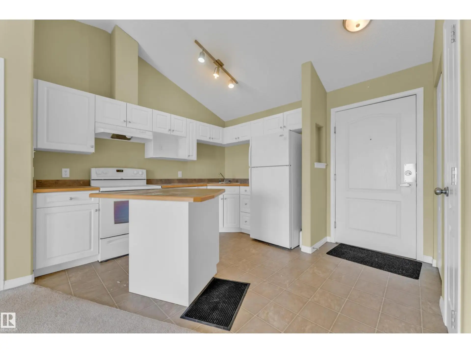 #440 3425 19 ST NW - Image 4