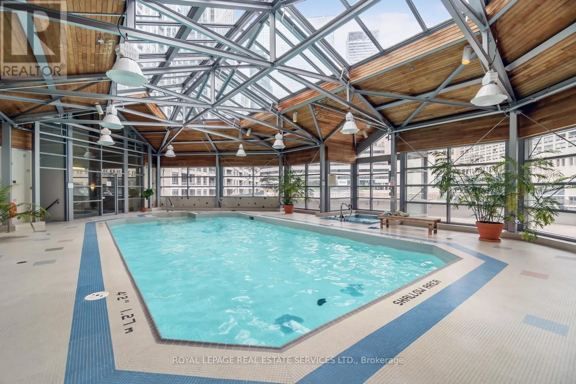 #320 711 BAY STREET - Image 16