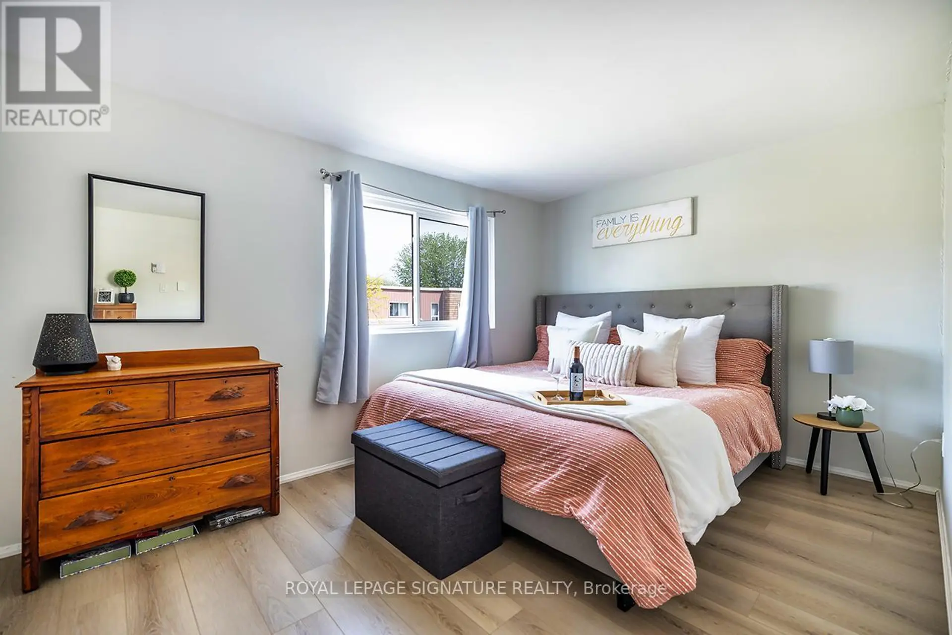 106 THORNY VINEWAY - Image 10