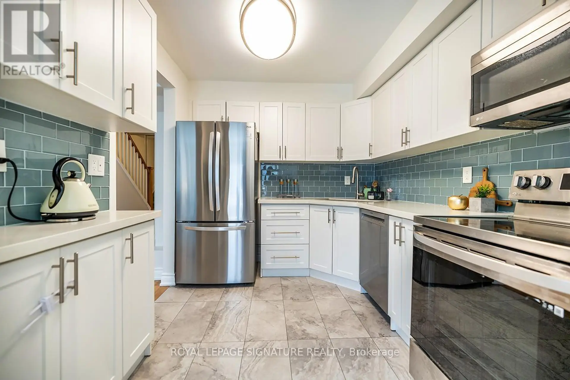 106 THORNY VINEWAY - Image 5